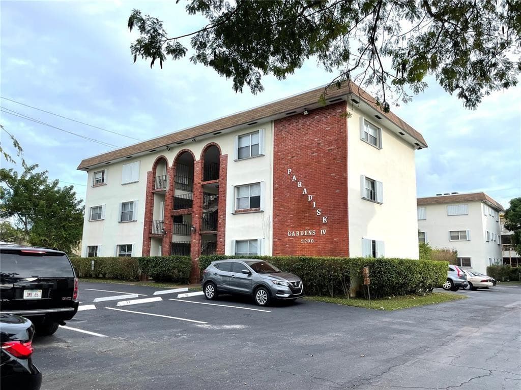 2200 Taylor Street 104, Hollywood, FL 33020 — photo 2 of 15