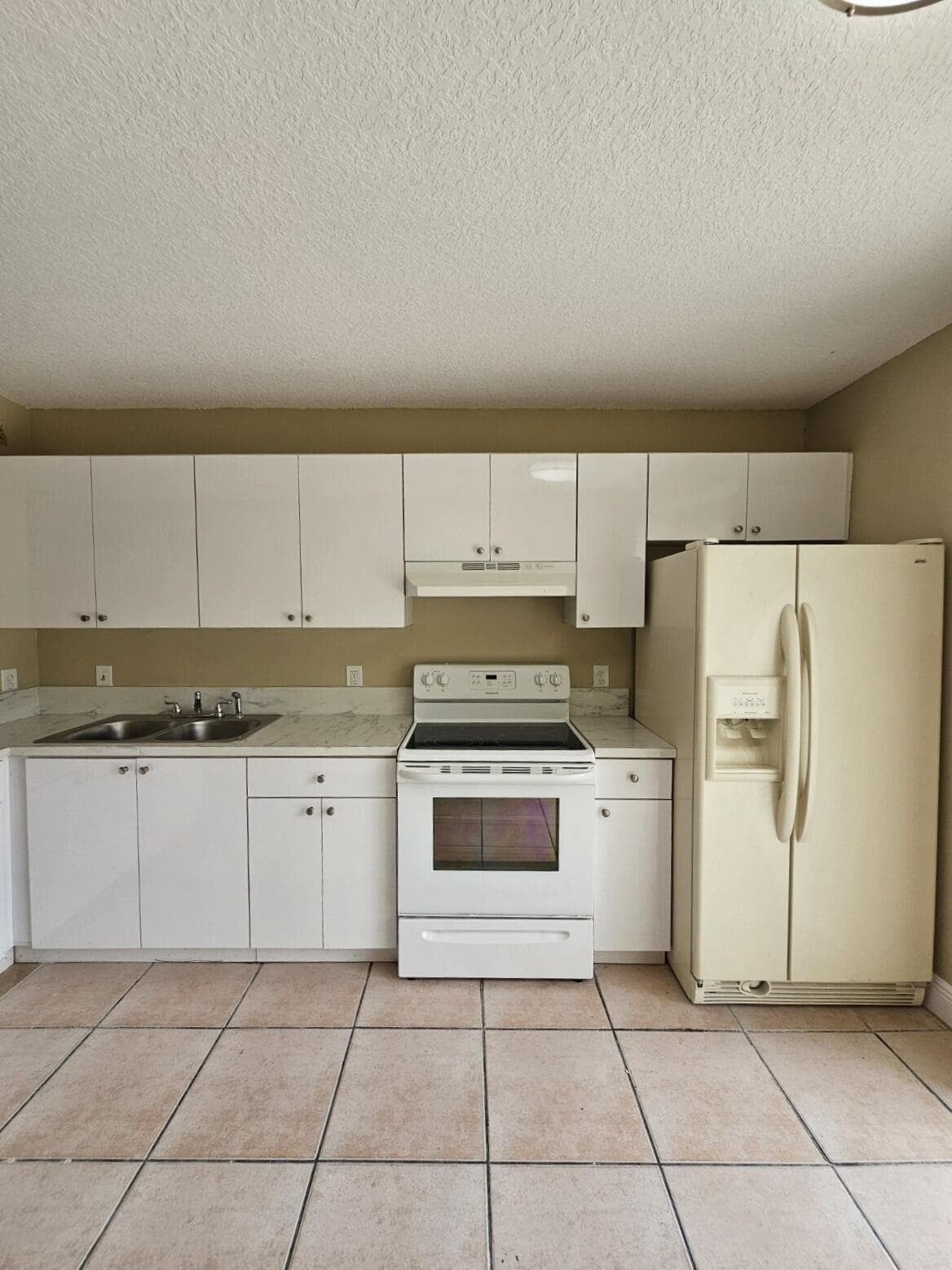 4795 Orleans Court B, West Palm Beach, FL 33415 — photo 9 of 25