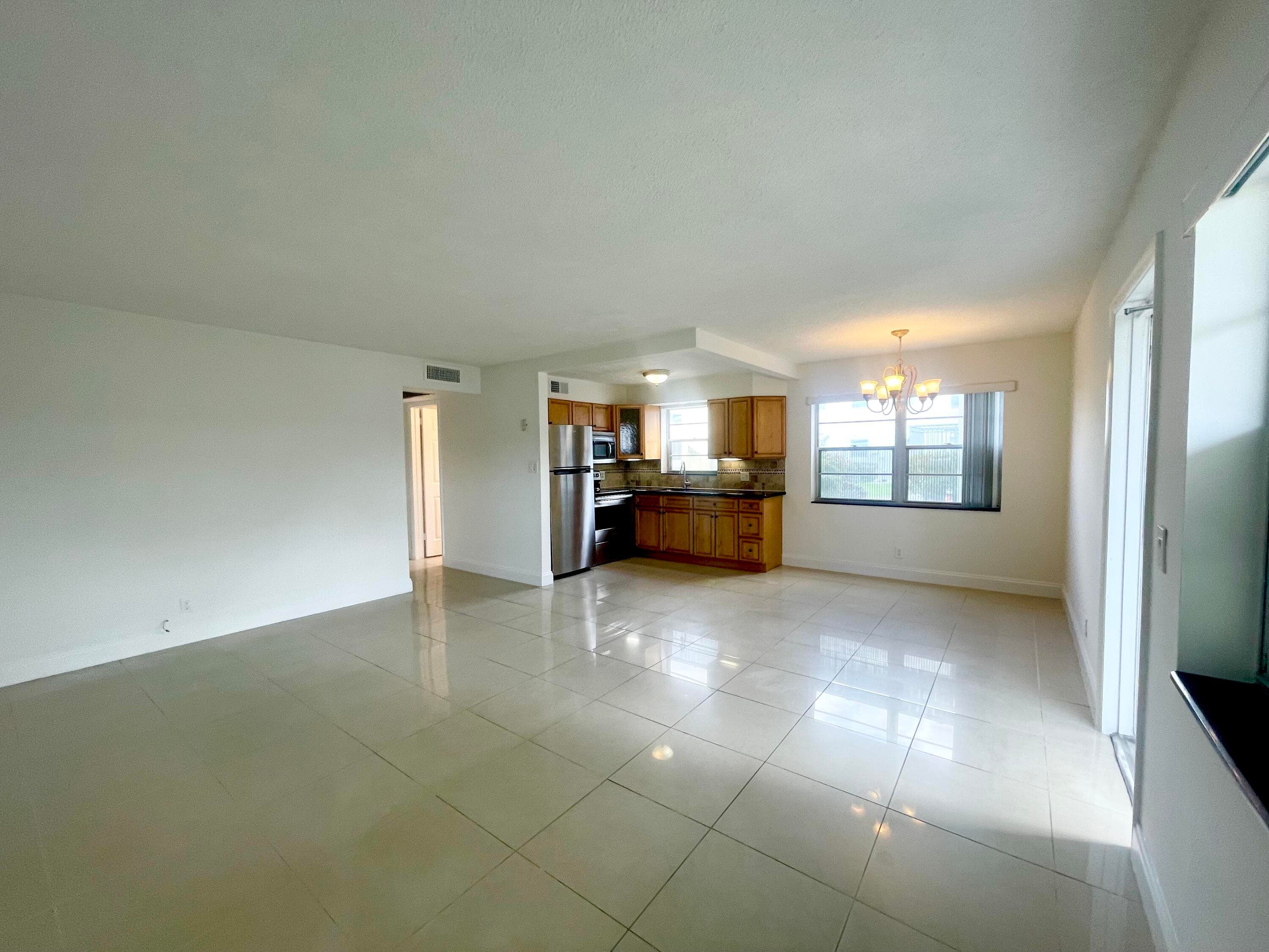 130 Sheffield F, West Palm Beach, FL 33417 — photo 7 of 34