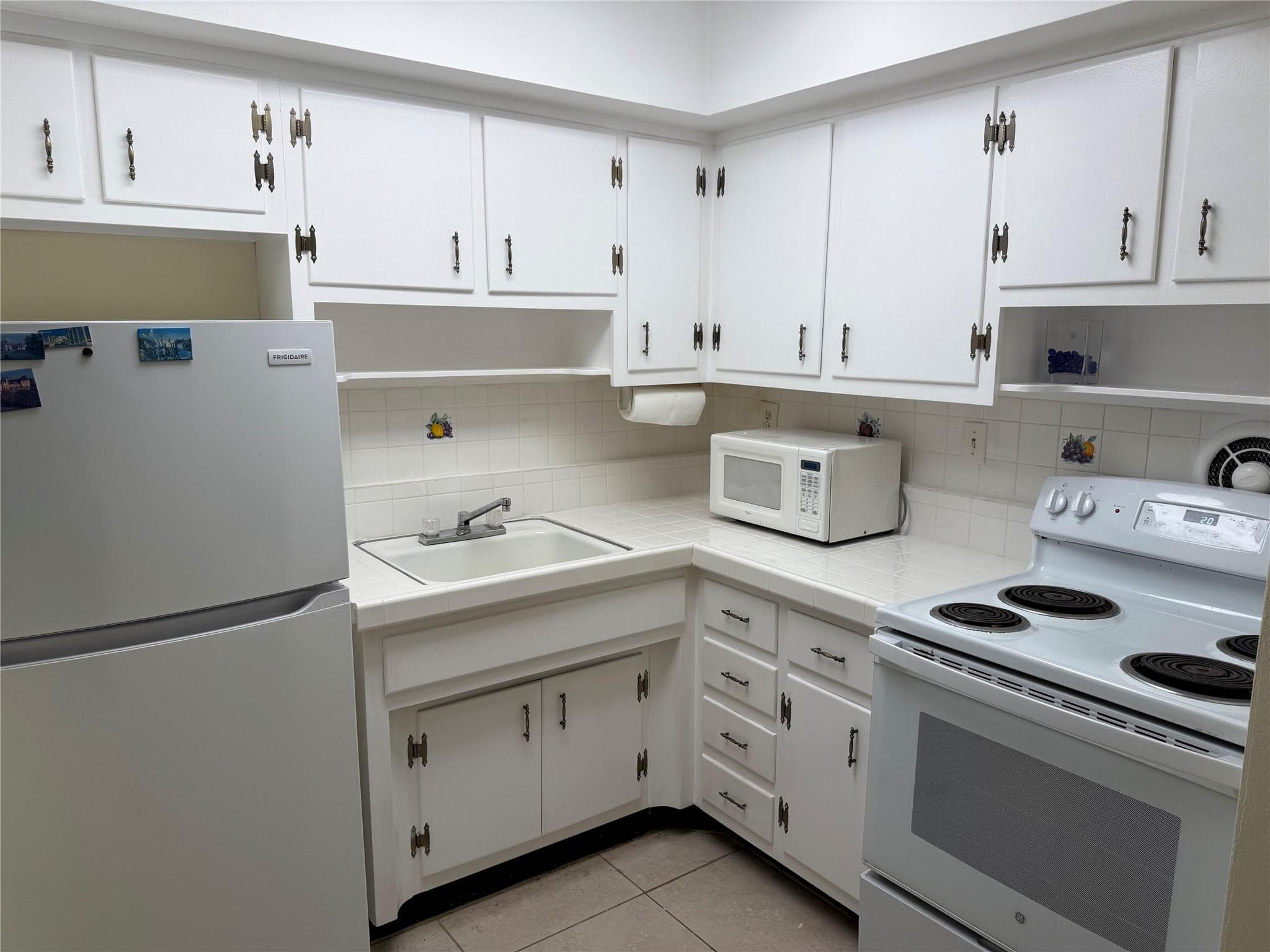 2841 NE 32nd Street 2, Fort Lauderdale, FL 33306 — photo 5 of 28