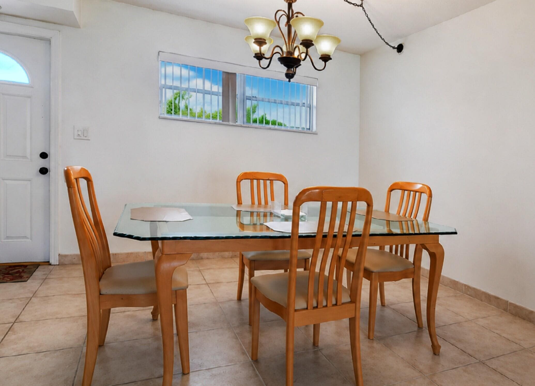 8962 S Hollybrook Boulevard 205, Pembroke Pines, FL 33025 — photo 3 of 12