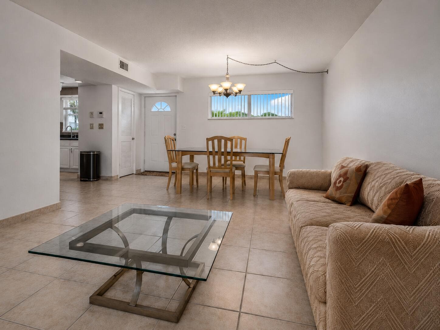 8962 S Hollybrook Boulevard 205, Pembroke Pines, FL 33025 — photo 4 of 12