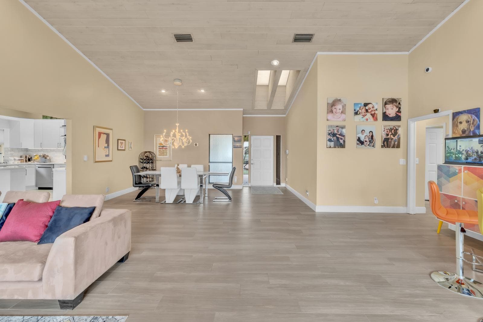 7640 NW 87th Avenue, Tamarac, FL 33321 — photo 11 of 67