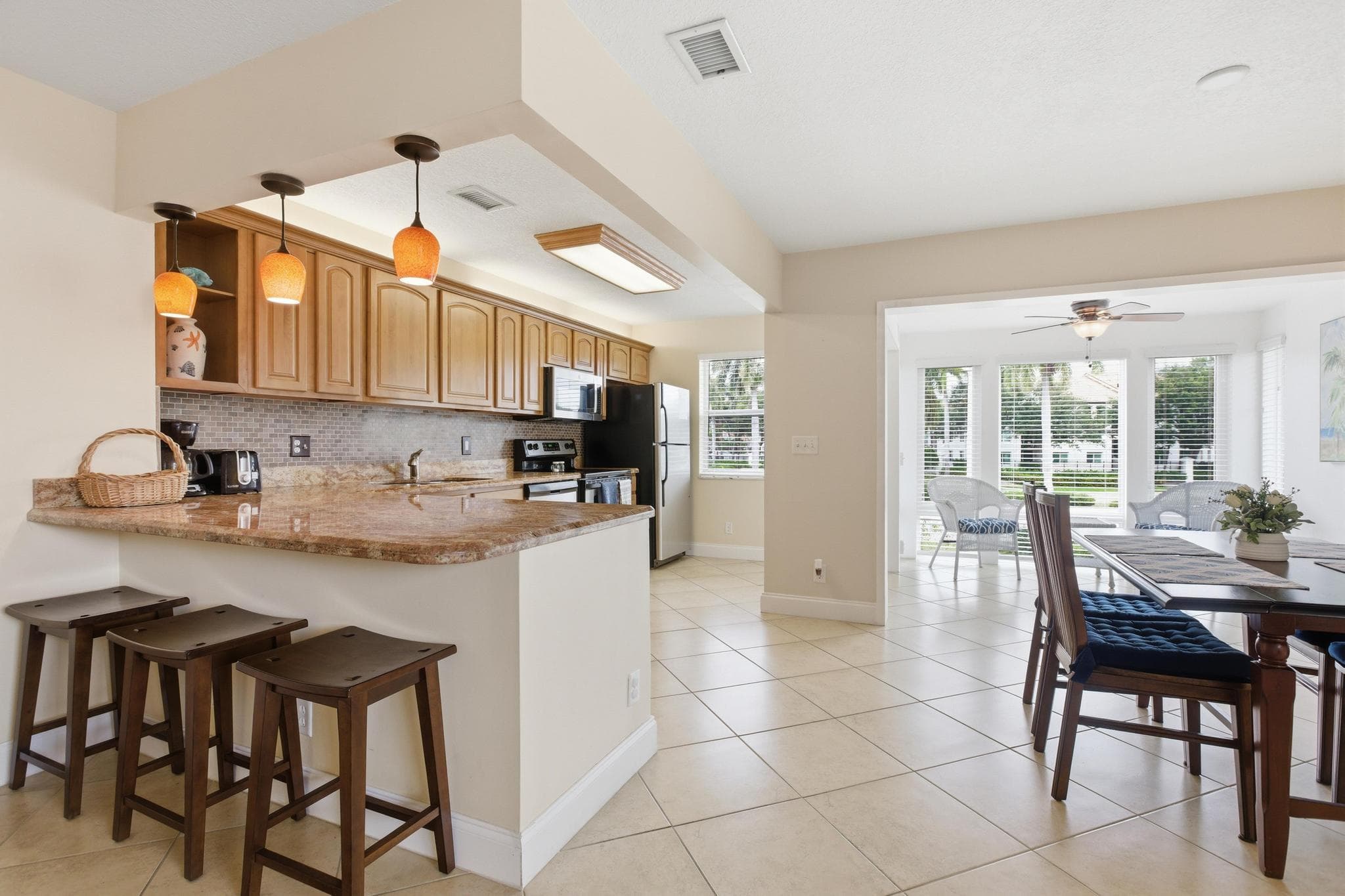 34 Colonial Club Drive 204, Boynton Beach, FL 33435 — photo 4 of 11