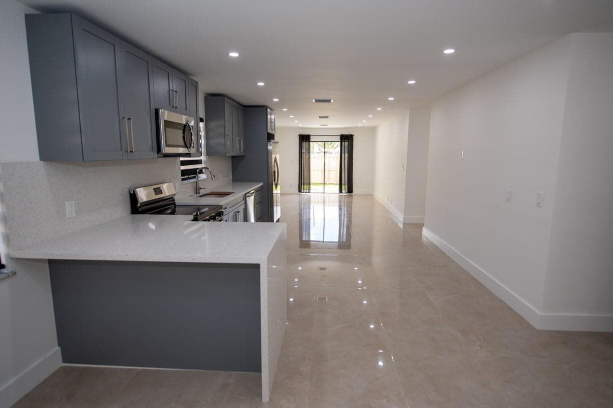110 NW 6th Avenue, Dania Beach, FL 33004 — photo 24 of 64