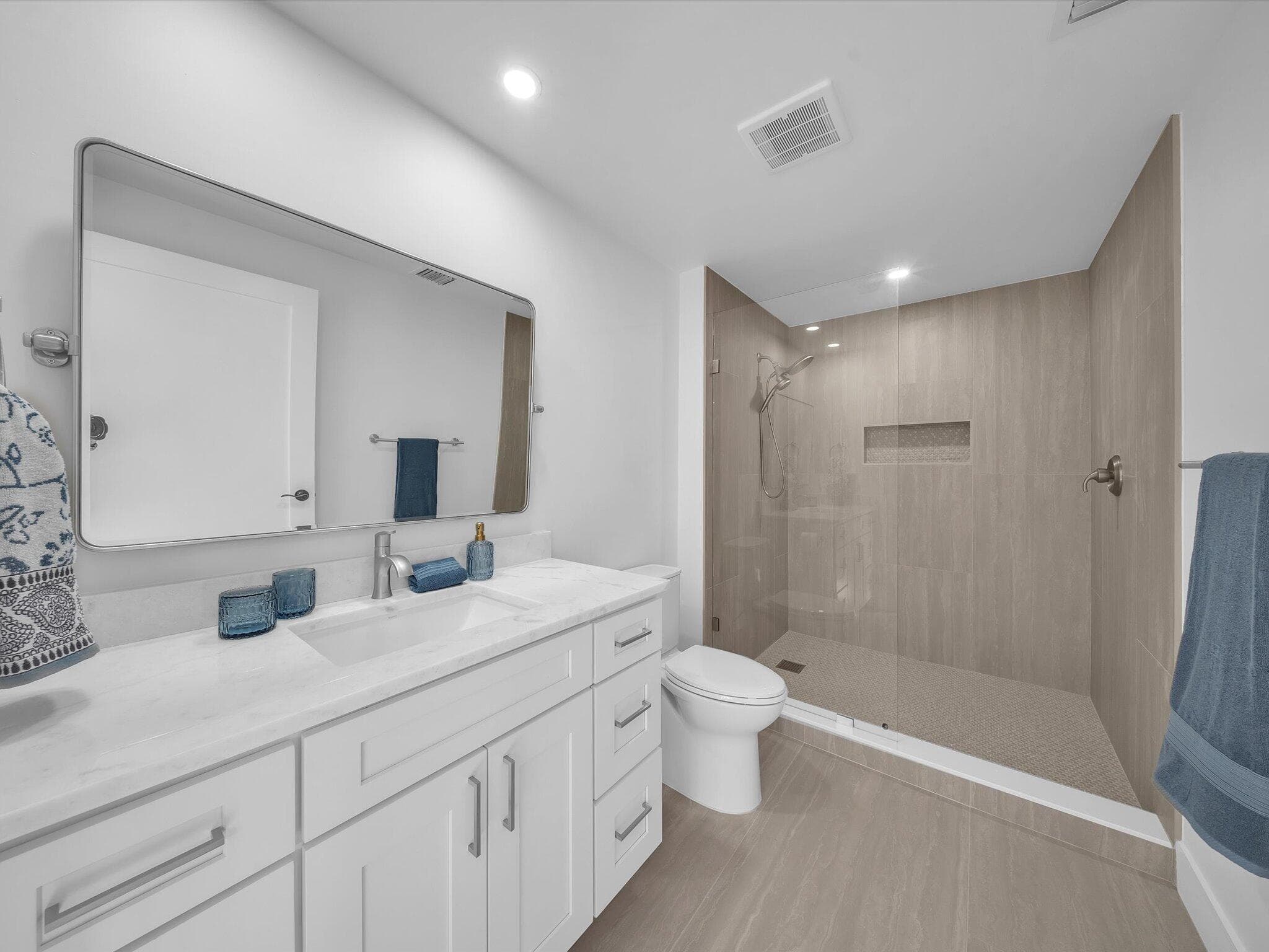 381 NE 43rd Court, Oakland Park, FL 33334 — photo 17 of 29