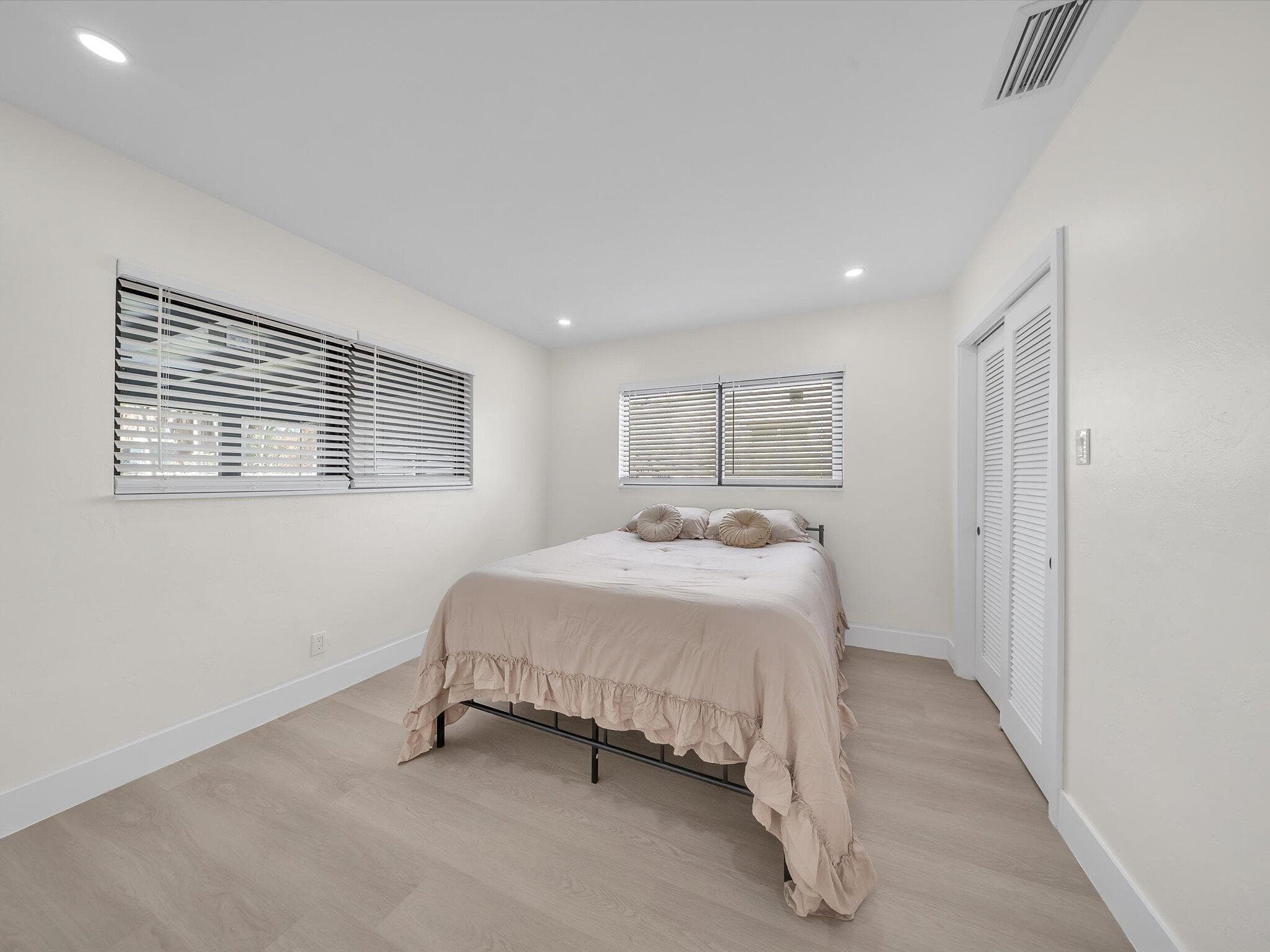 381 NE 43rd Court, Oakland Park, FL 33334 — photo 19 of 29