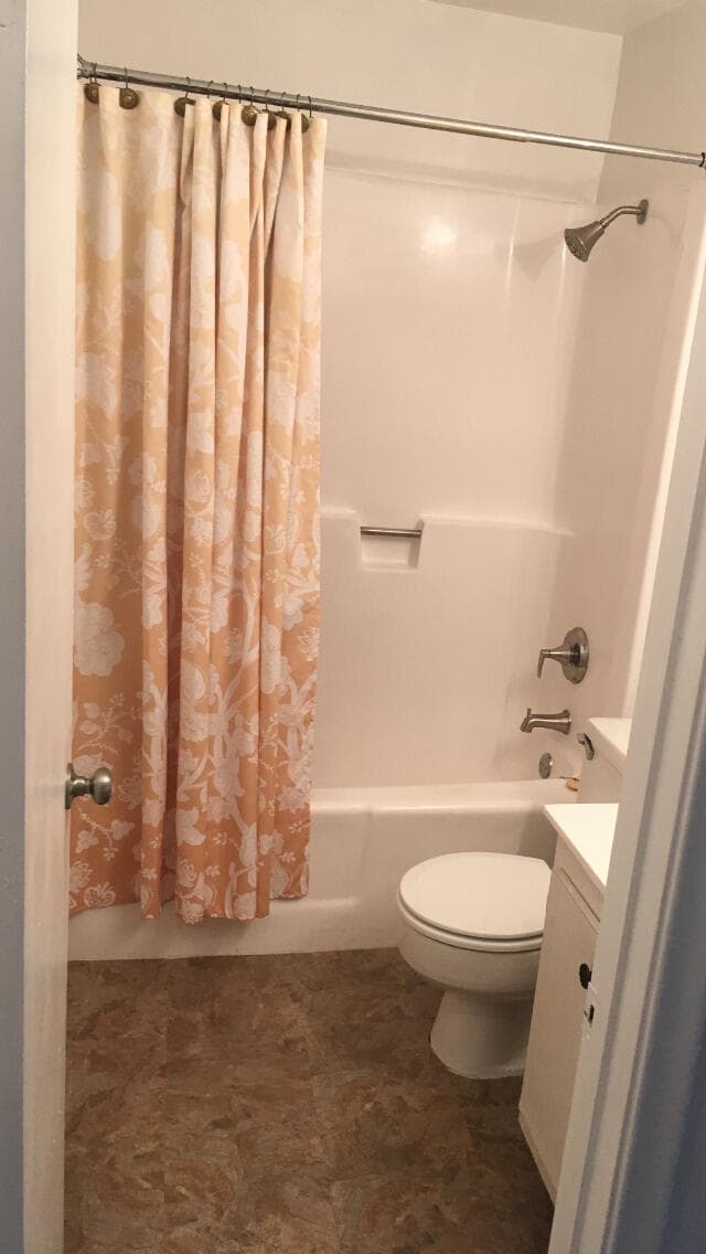 5186 NE 6th Avenue 721, Oakland Park, FL 33334 — photo 3 of 6