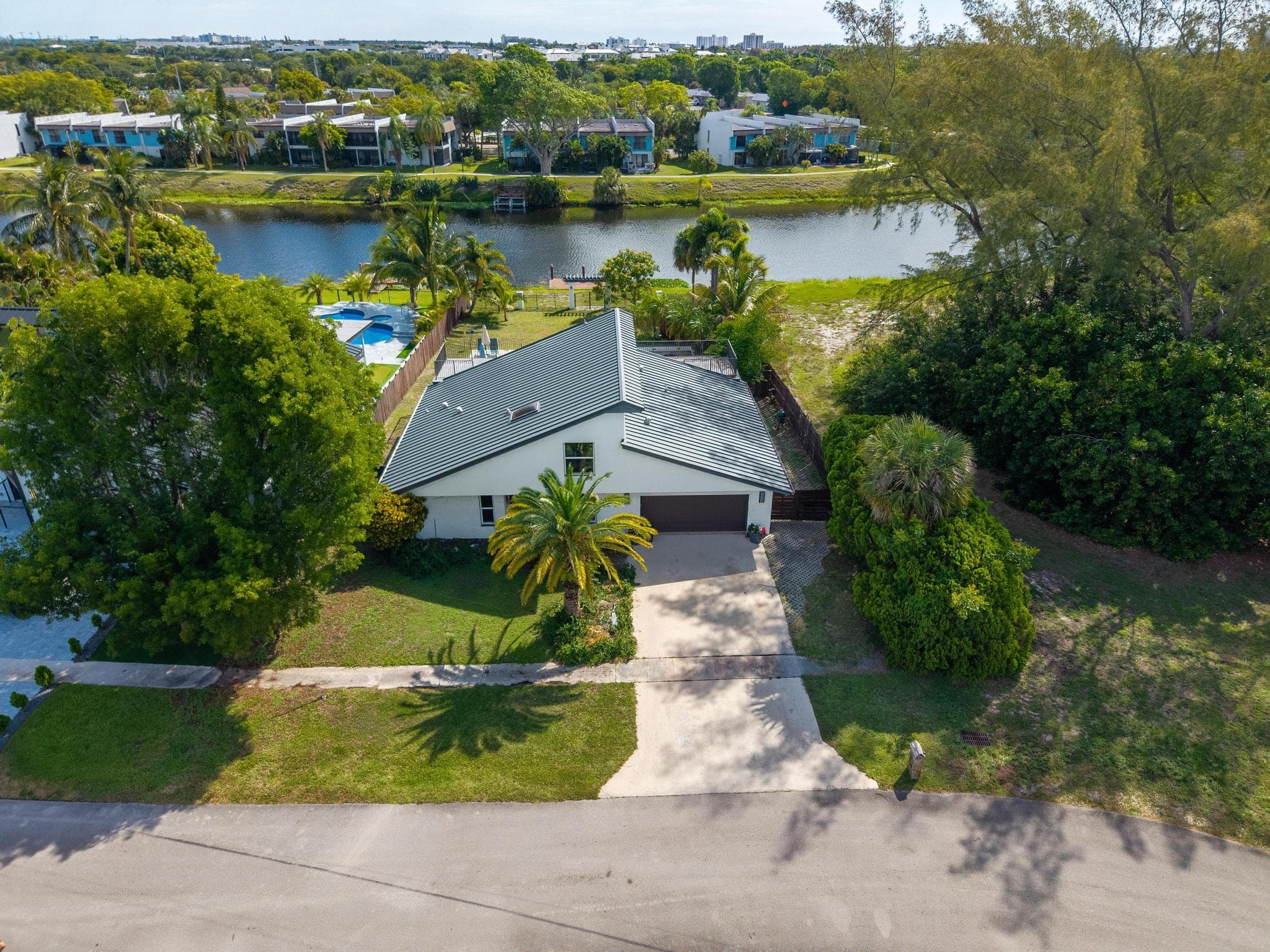 33 Oregon Lane, Boca Raton, FL 33487 — photo 3 of 46