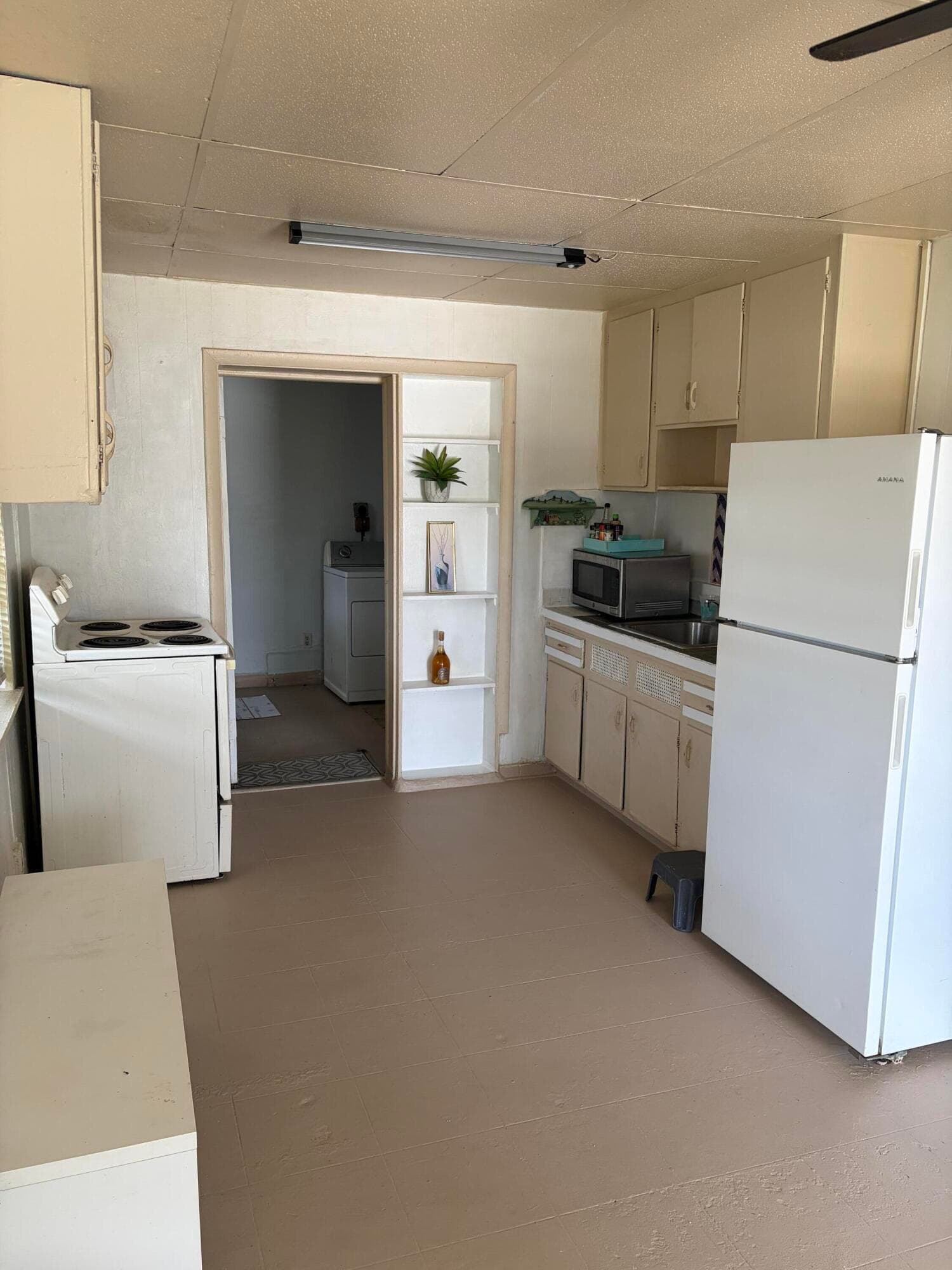 198 SE 4th Street, Delray Beach, FL 33483 — photo 2 of 15