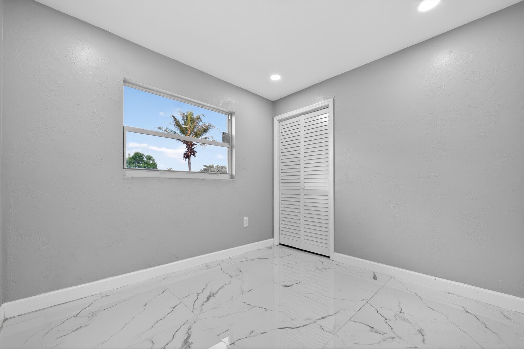 245 SW 11th Avenue, South Bay, FL 33493 — photo 12 of 16