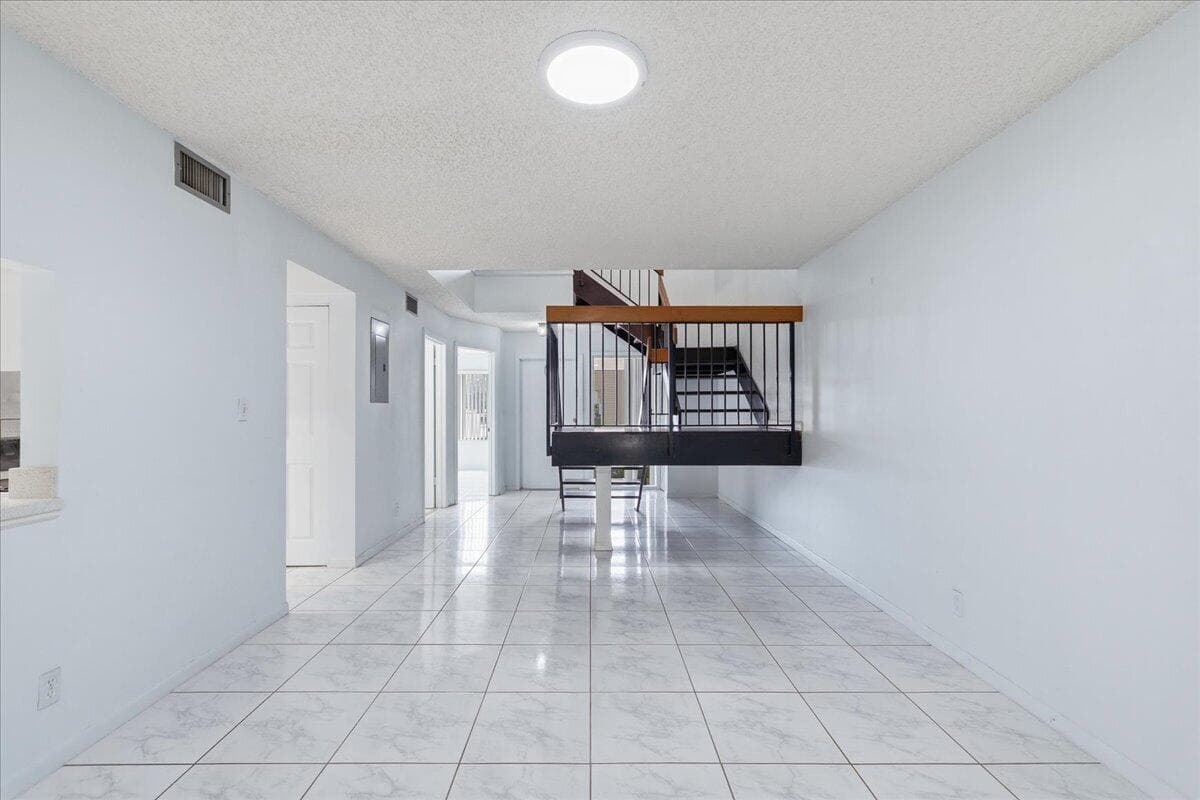 9985 W Atlantic Boulevard 9985, Coral Springs, FL 33071 — photo 5 of 36