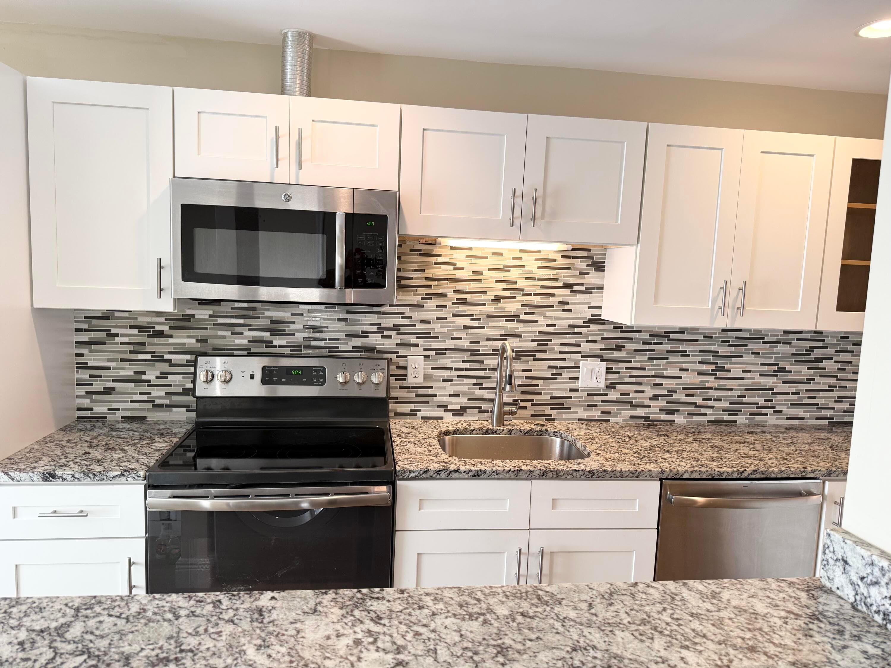 2811 SW 15th Street 202, Delray Beach, FL 33445 — photo 6 of 35