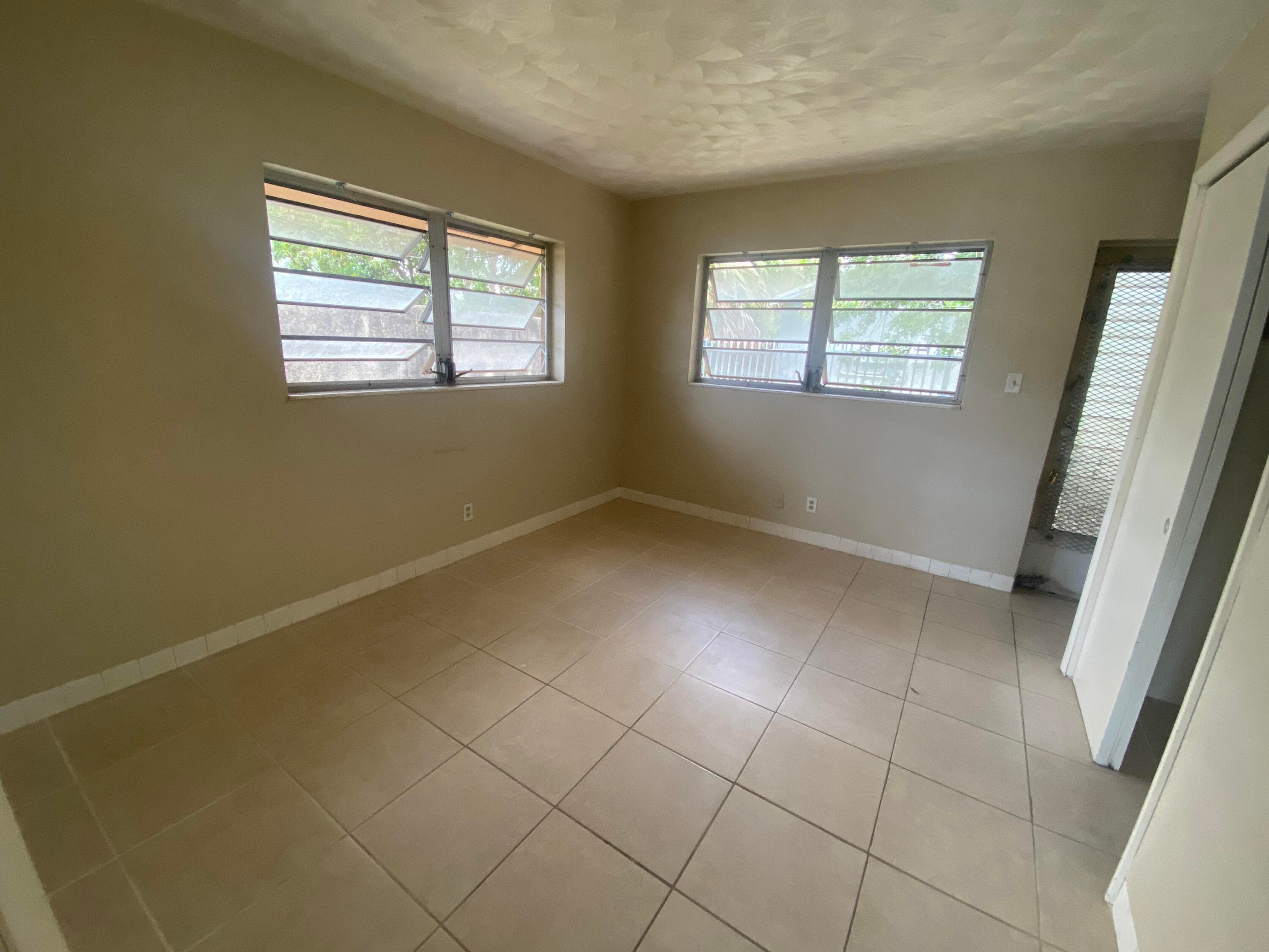 1019 NW 5th Avenue, Fort Lauderdale, FL 33311 — photo 2 of 6