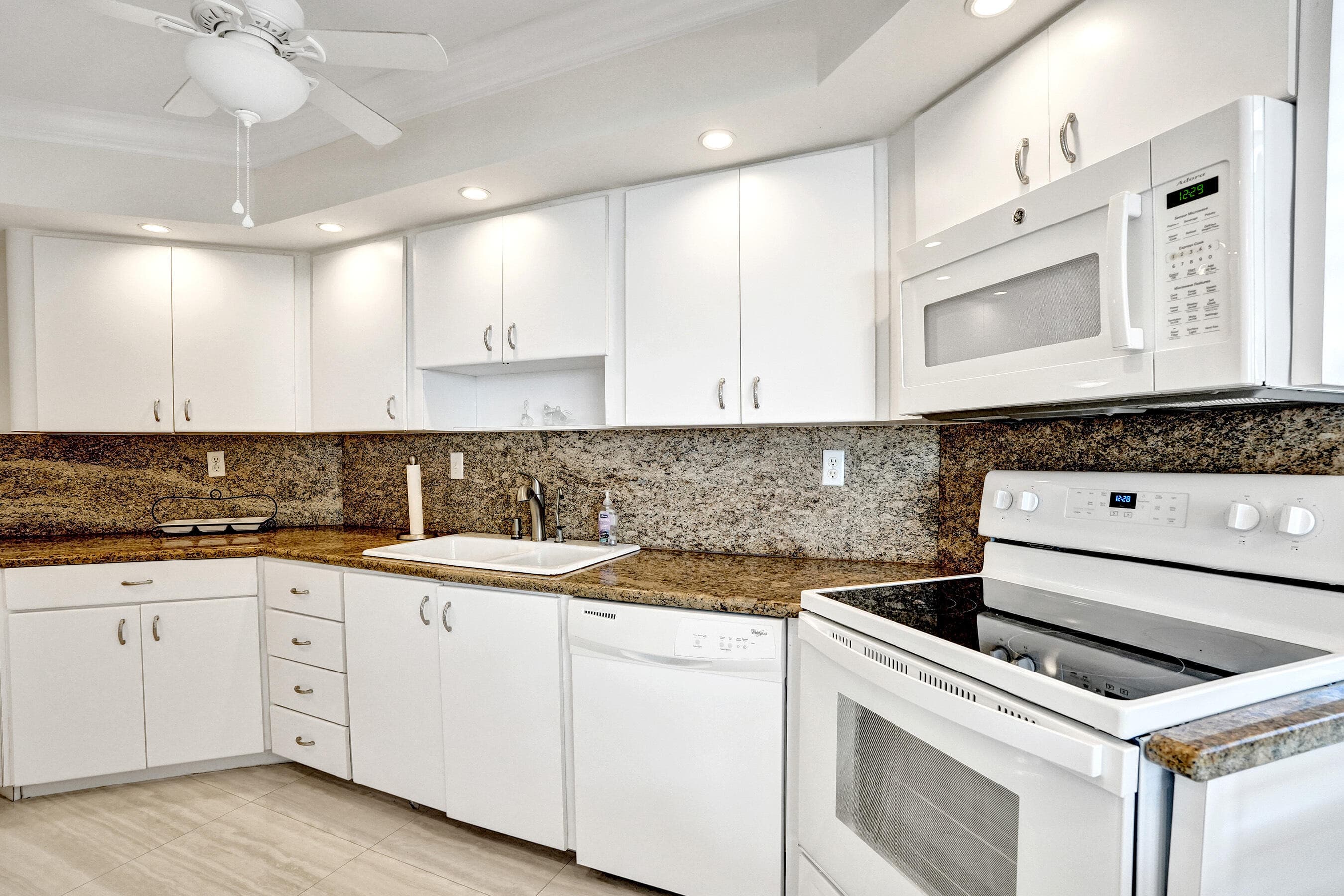 1340 S Ocean Boulevard 303, Pompano Beach, FL 33062 — photo 19 of 52