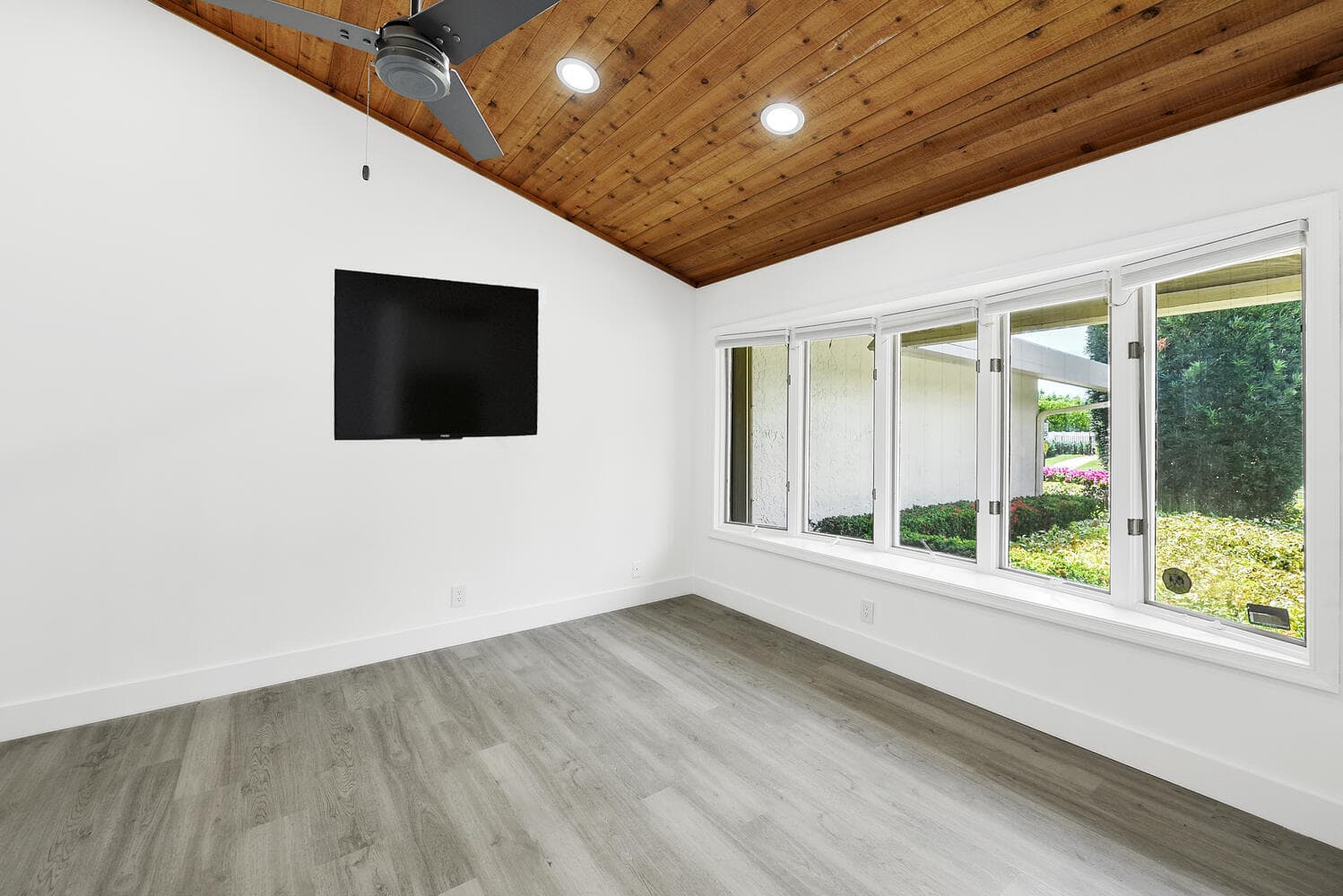 3185 St James Drive, Boca Raton, FL 33434 — photo 5 of 41