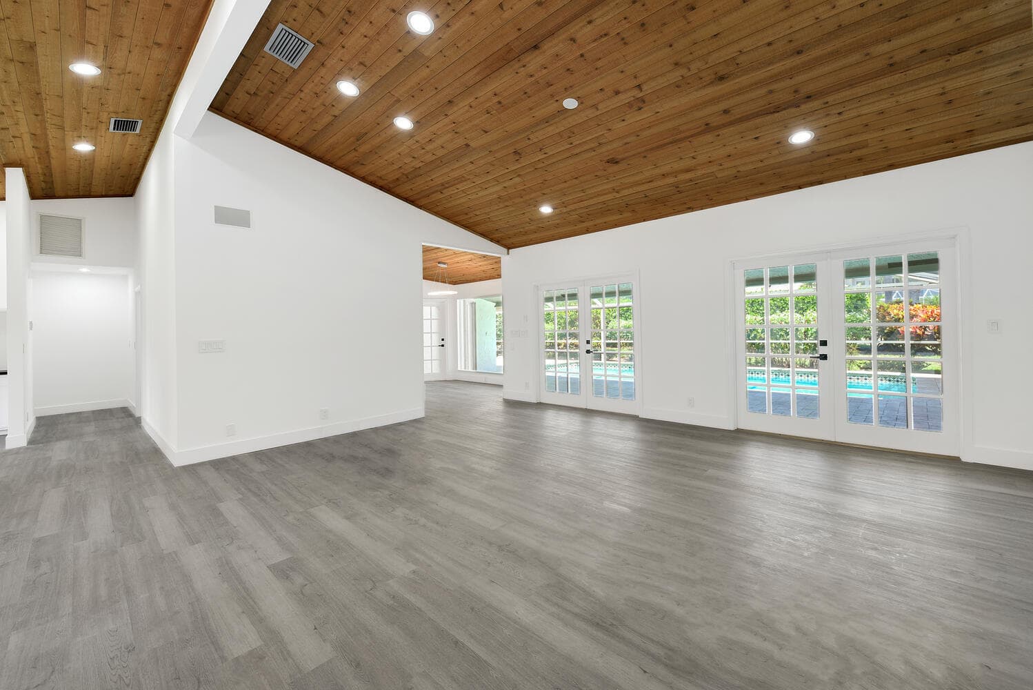 3185 St James Drive, Boca Raton, FL 33434 — photo 8 of 41