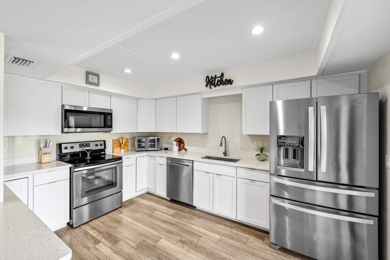 6078 Glendale Drive, Boca Raton, FL 33433 — photo 13 of 53