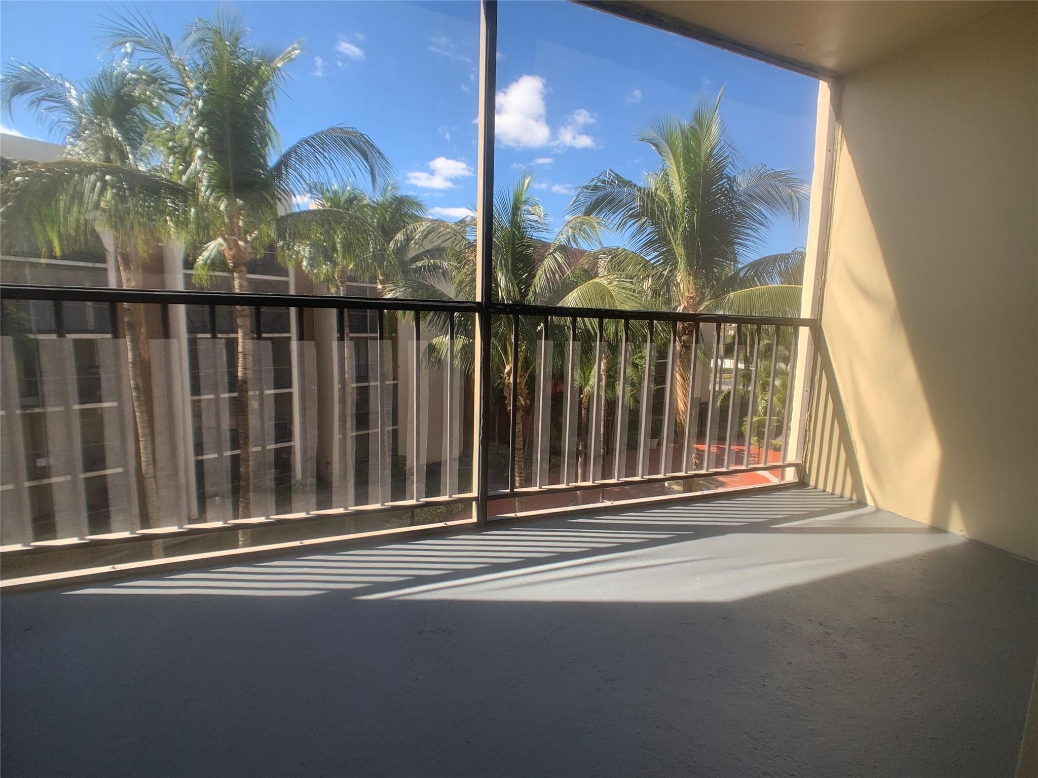 19455 NE 10 Avenue 05-320, North Miami Beach, FL 33179 — photo 6 of 13