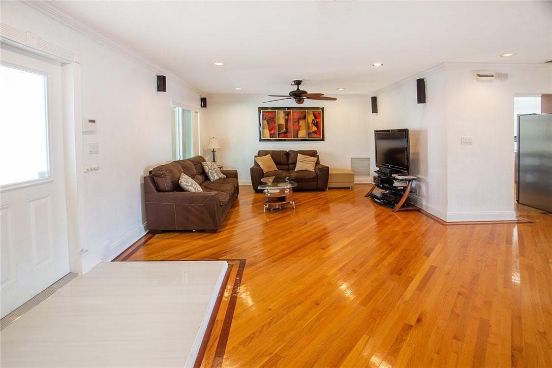 360 SE 12th Avenue, Pompano Beach, FL 33060 — photo 10 of 51