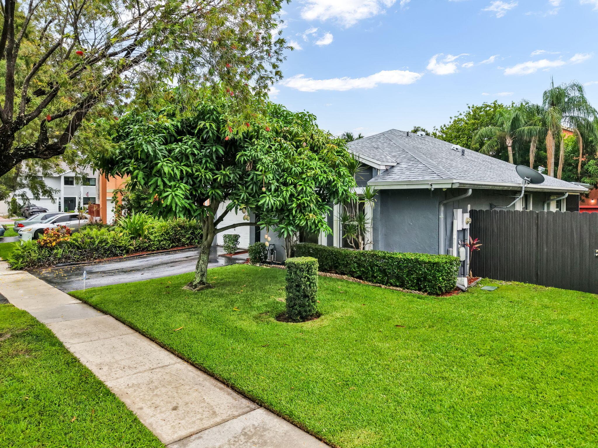9720 SW 12th Street, Pembroke Pines, FL 33025 — photo 1 of 21