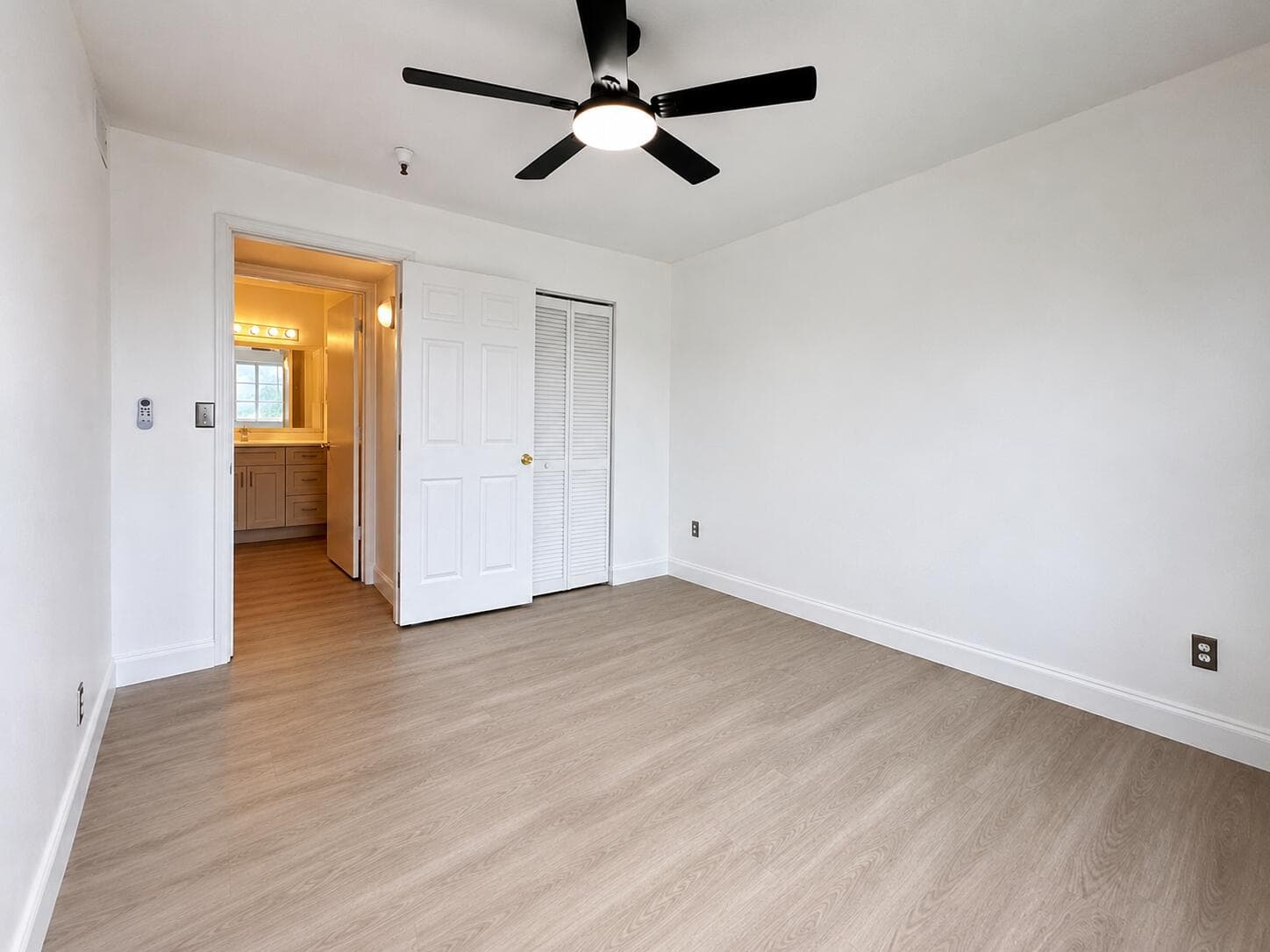 117 Yacht Club Way 307, Hypoluxo, FL 33462 — photo 16 of 21