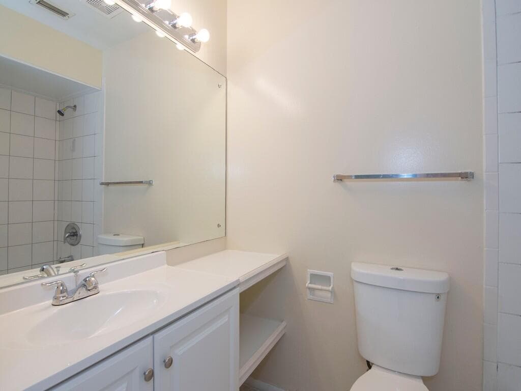 650 SE Evergreen Terrace, FL 34983 — photo 8 of 44