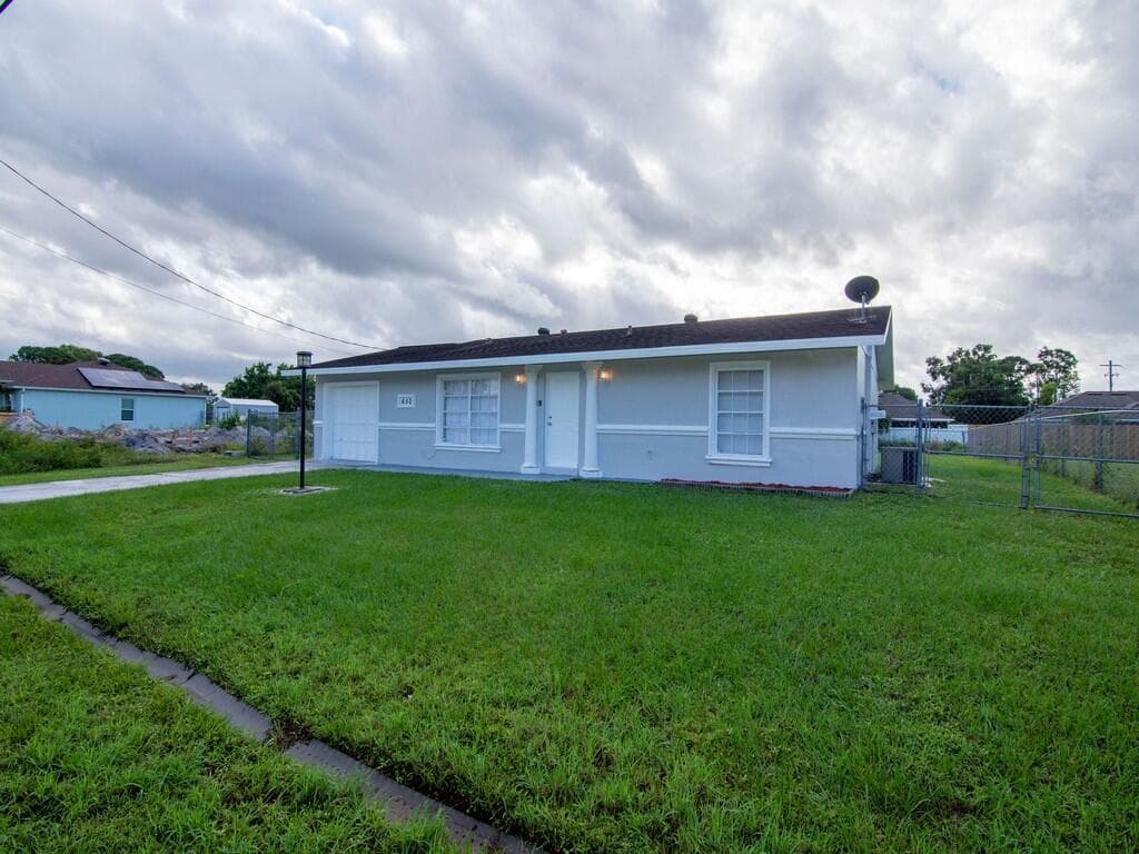 650 SE Evergreen Terrace, FL 34983 — photo 39 of 44