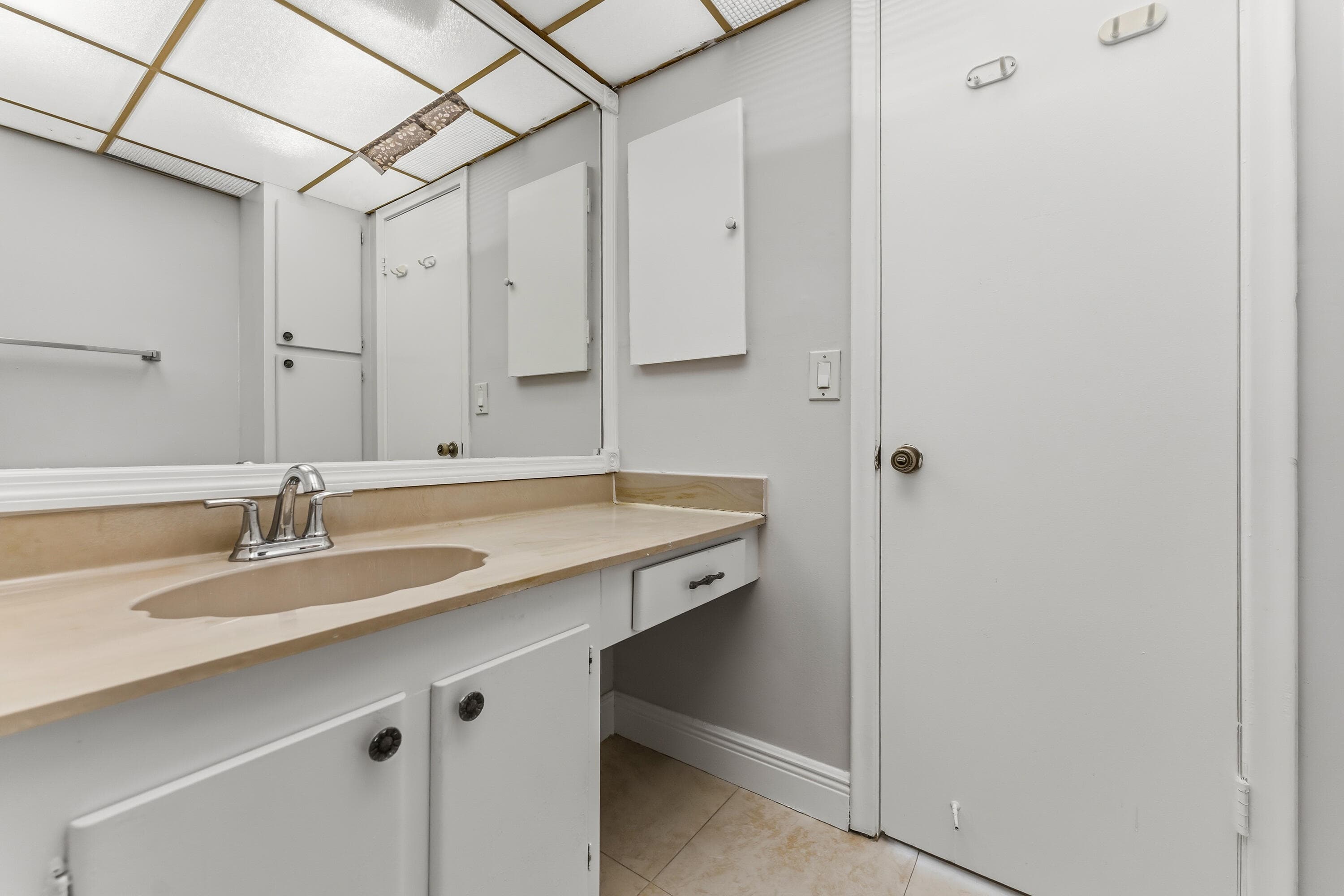 1638 Embassy Drive 208, West Palm Beach, FL 33401 — photo 26 of 42