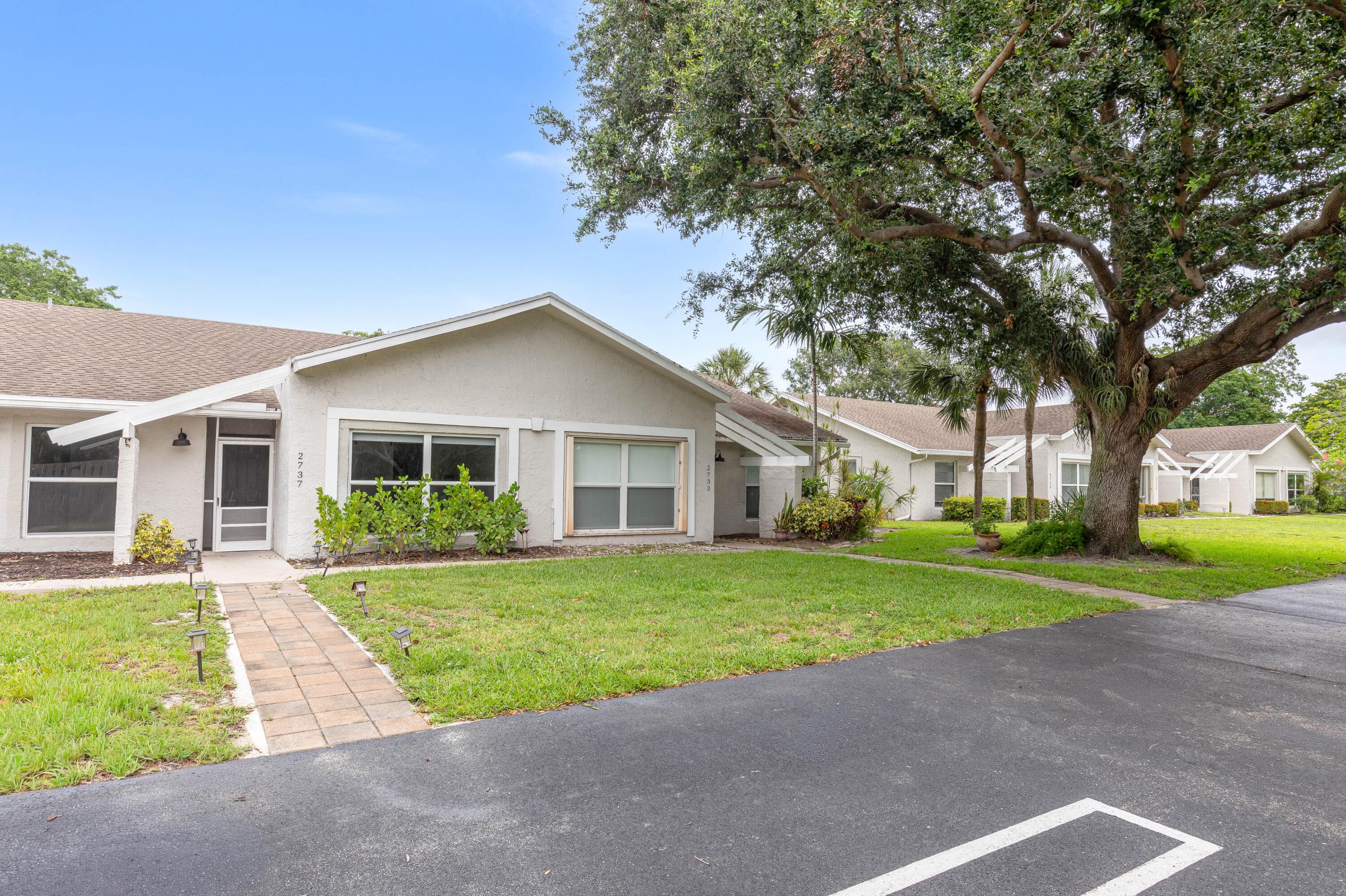 2737 Zorno Way, Delray Beach, FL 33445 — photo 2 of 32