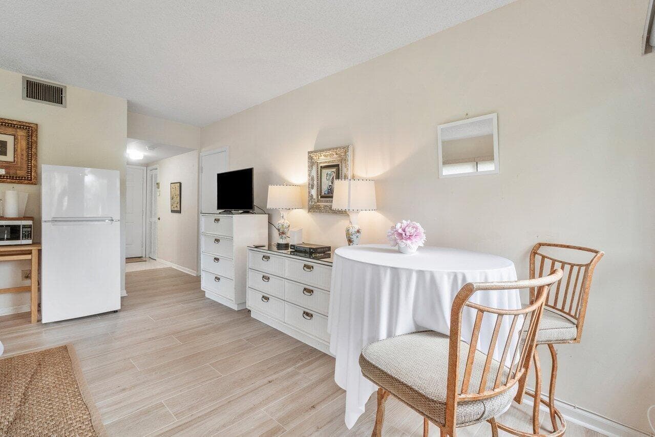 11863 Wimbledon Circle 427, Wellington, FL 33414 — photo 4 of 27