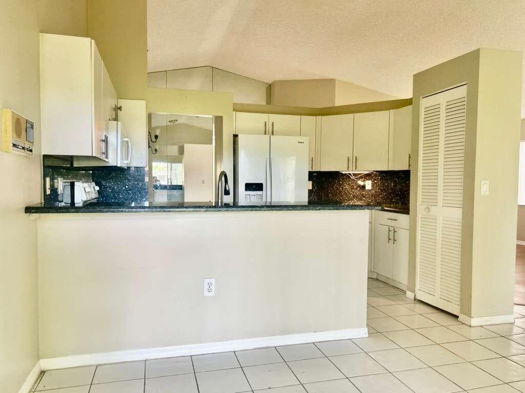 2585 NW 79th Avenue, Margate, FL 33063 — photo 13 of 31