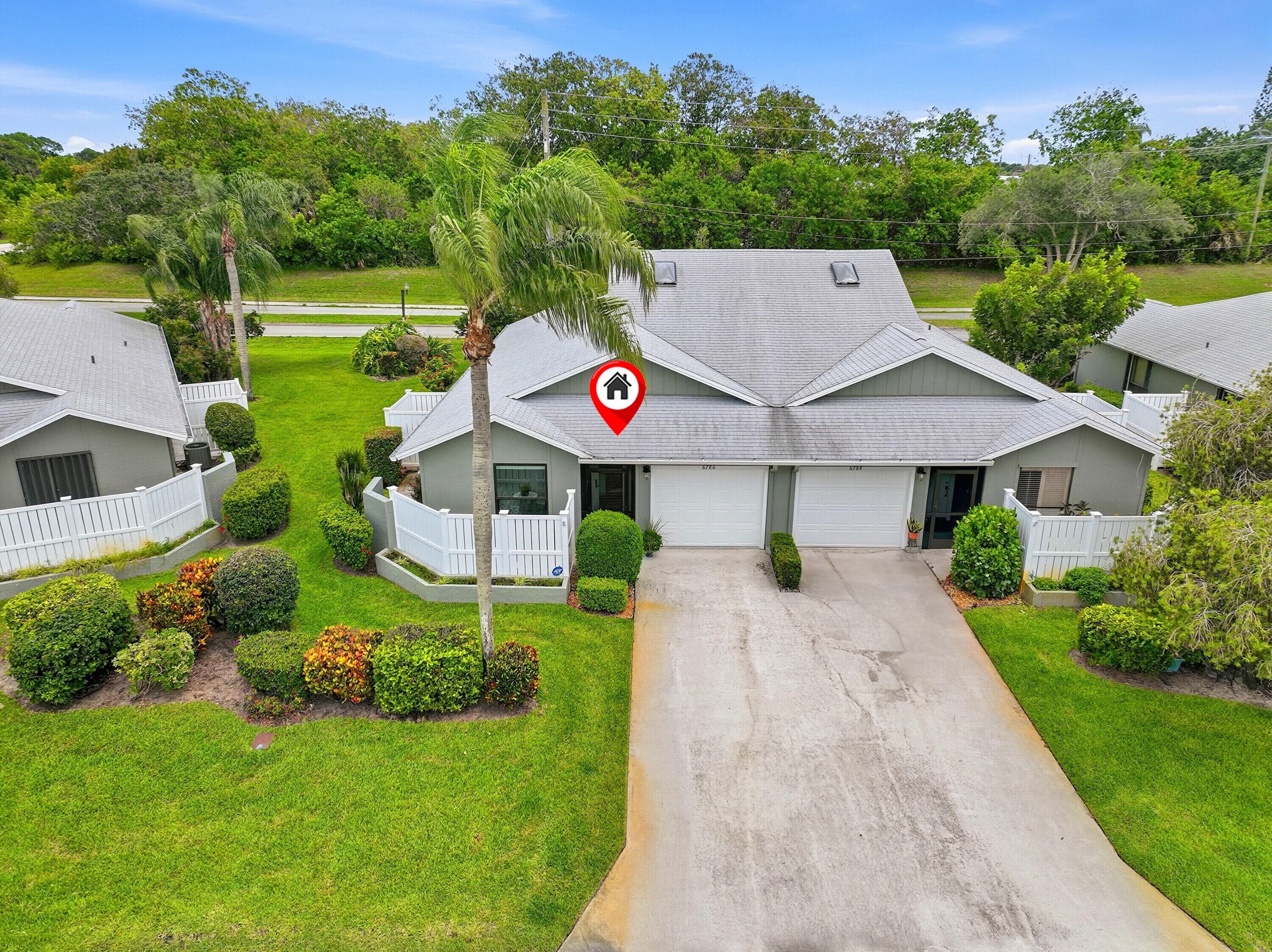 6786 SE Yorktown Drive, Hobe Sound, FL 33455 — photo 1 of 27
