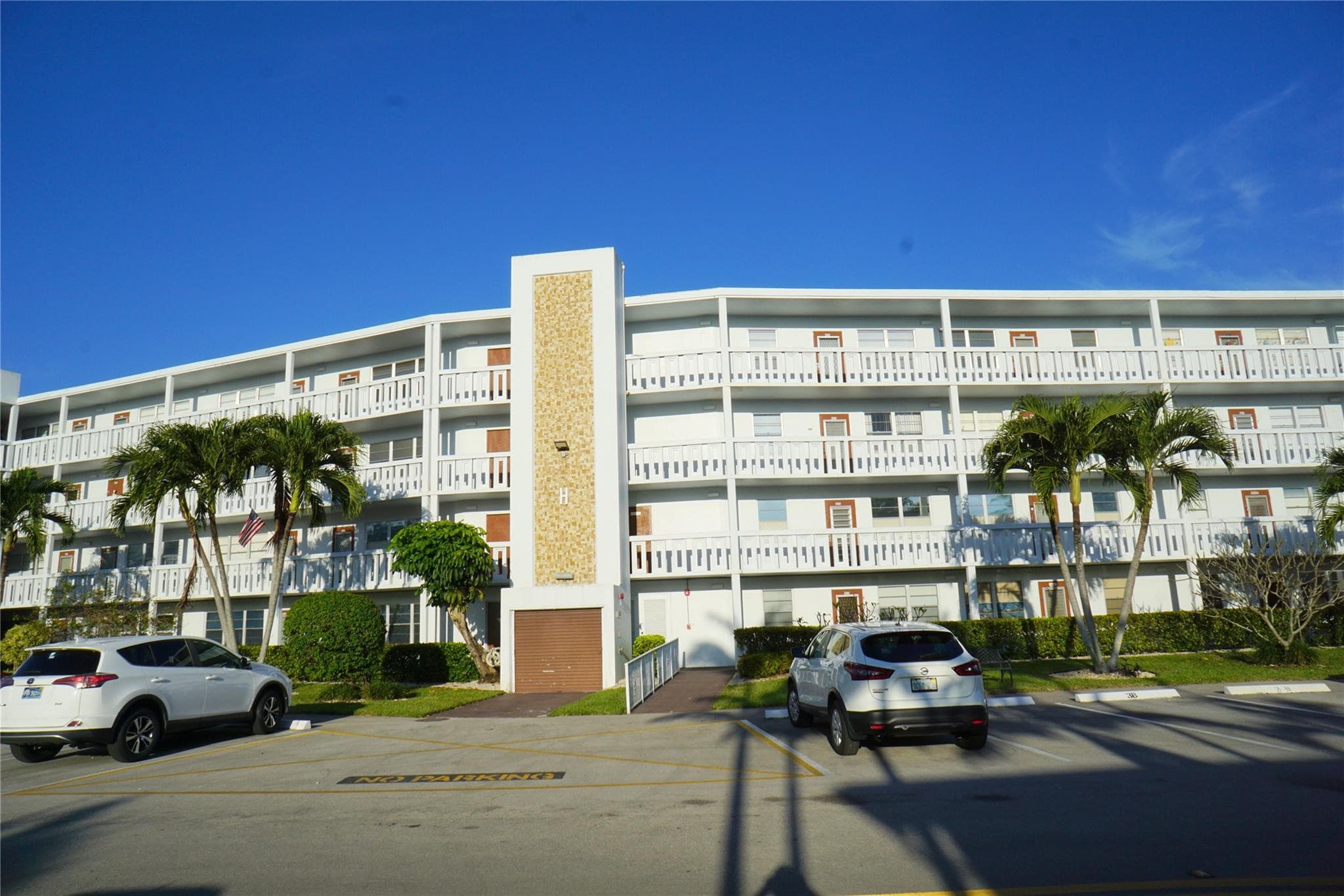 4029 Newport 4029, Deerfield Beach, FL 33442 — photo 1 of 50
