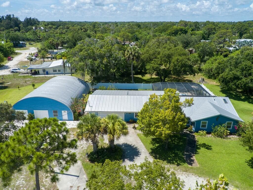 725 SW 4th Ave Avenue SW, Vero Beach, FL 32962 — photo 2 of 24