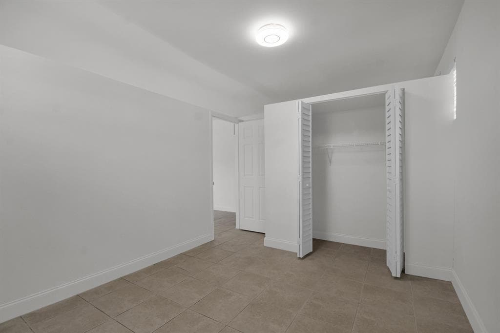 1116 S 17th Avenue S, Hollywood, FL 33020 — photo 6 of 12
