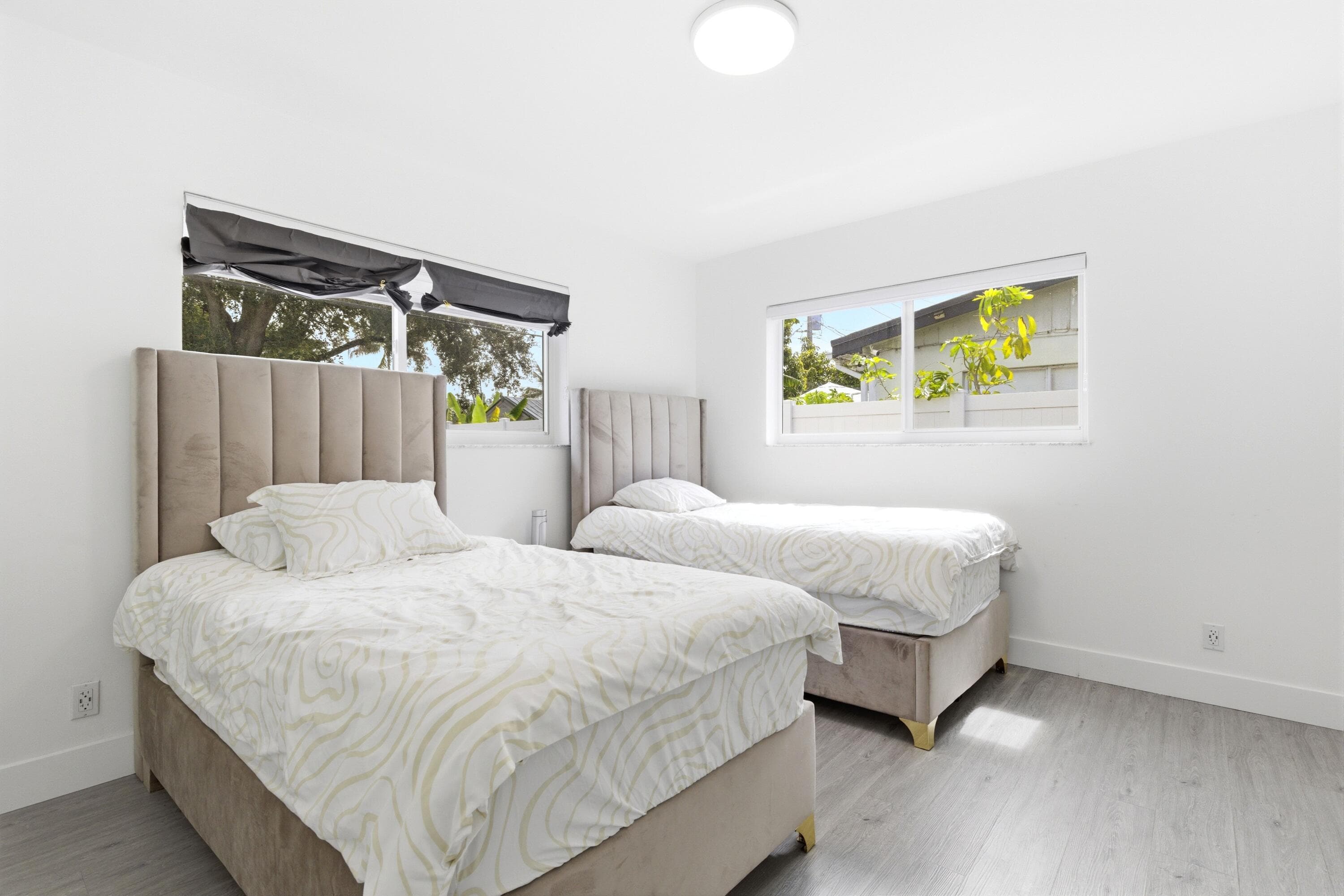 6444 Oak Street, Hollywood, FL 33024 — photo 17 of 32