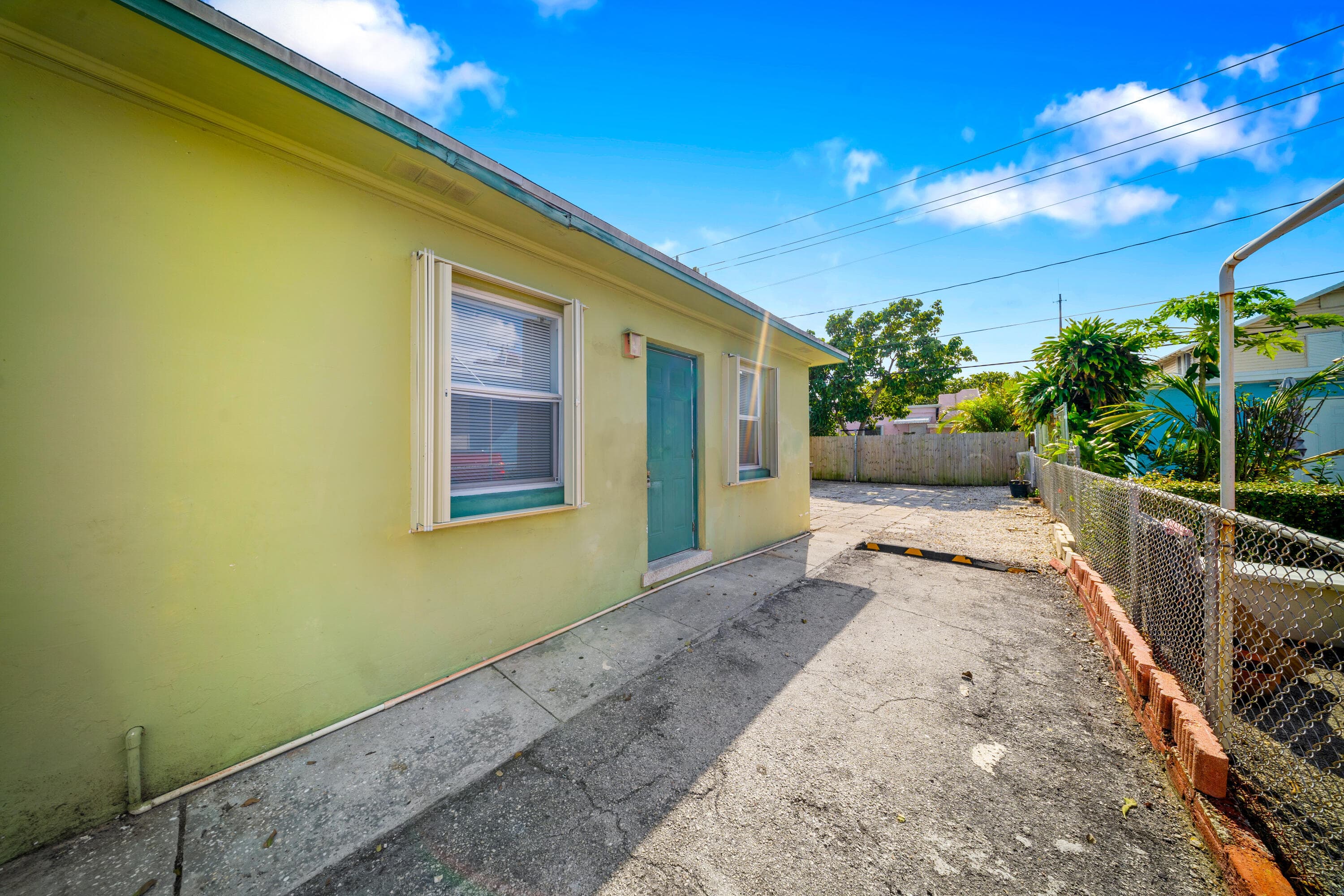 428 Malverne Road, West Palm Beach, FL 33405 — photo 10 of 42