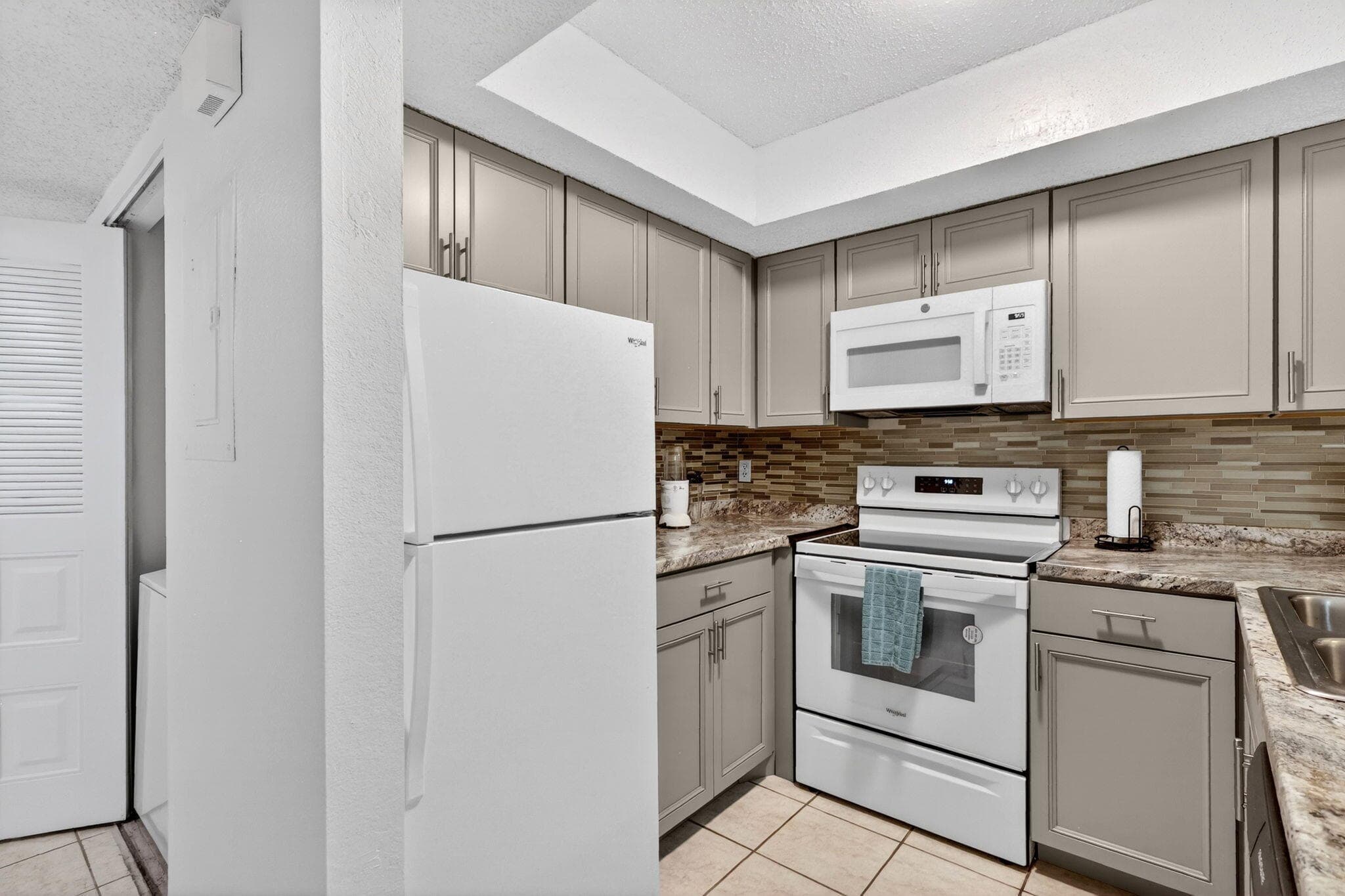 1548 SE Royal Green Circle 206, Port St. Lucie, FL 34952 — photo 11 of 36