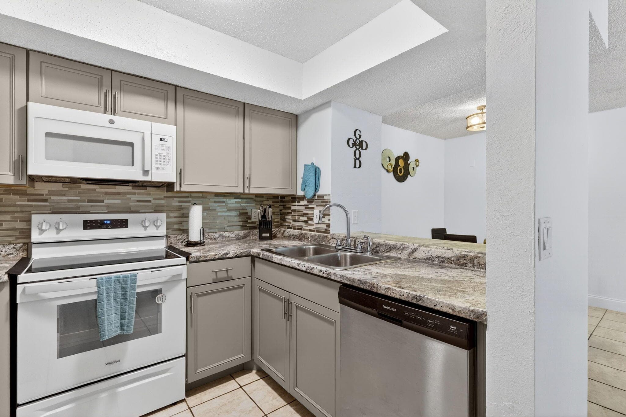 1548 SE Royal Green Circle 206, Port St. Lucie, FL 34952 — photo 13 of 36