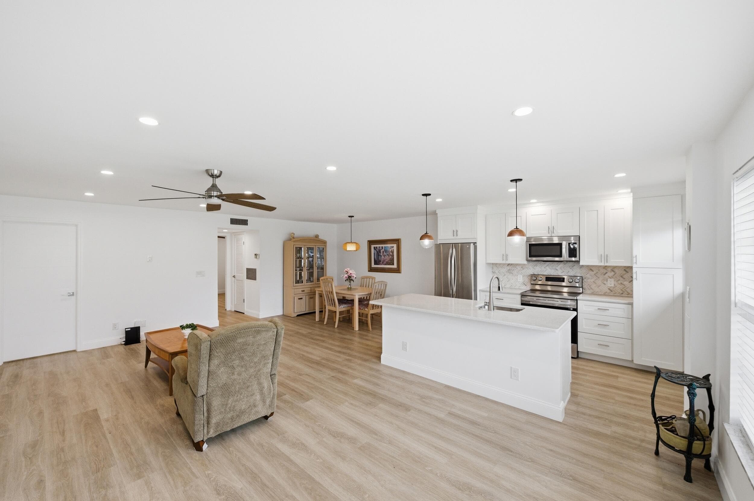 955 Circle Drive B, Delray Beach, FL 33445 — photo 3 of 19