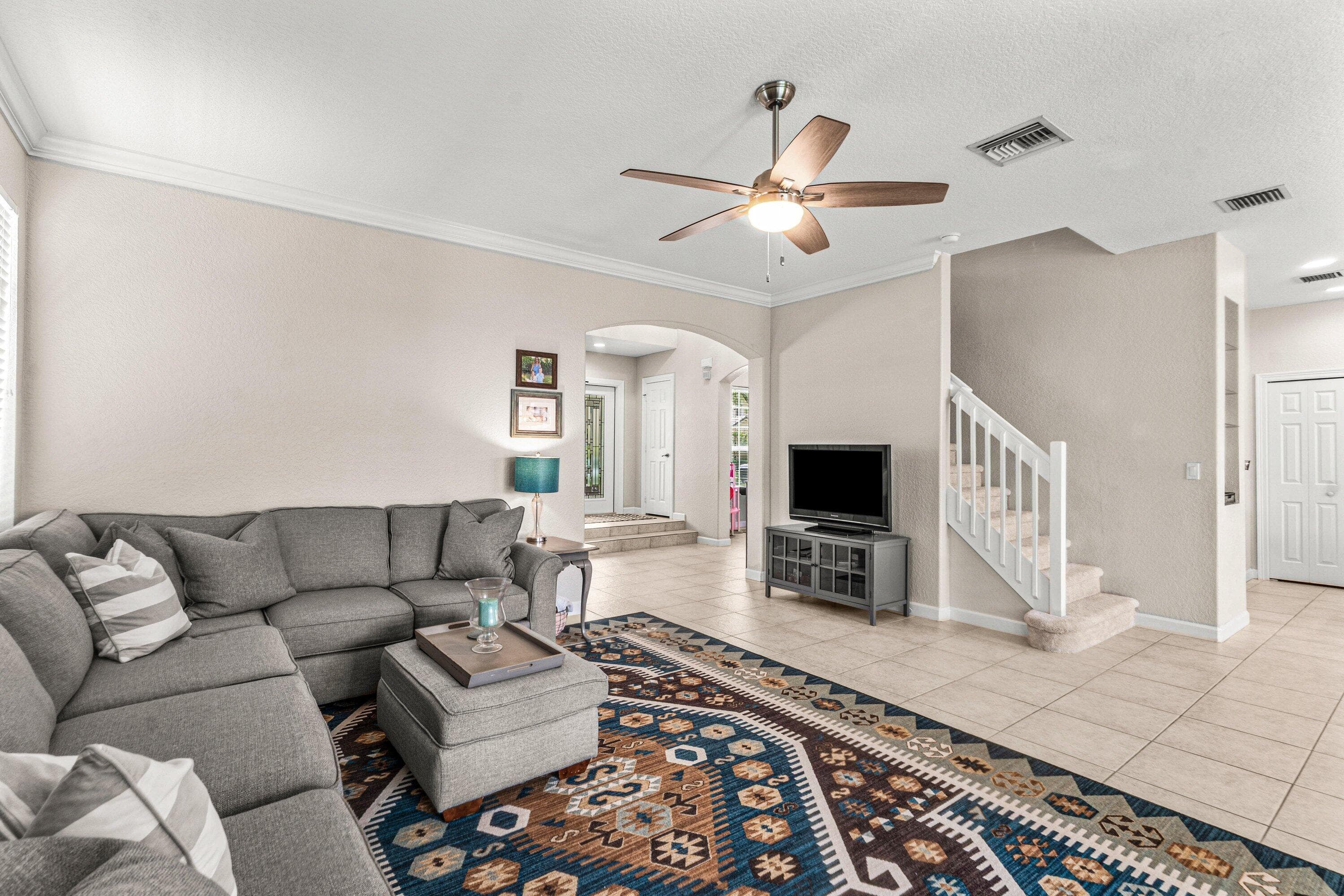 8215 Calterra Drive, Palm Beach Gardens, FL 33418 — photo 6 of 32