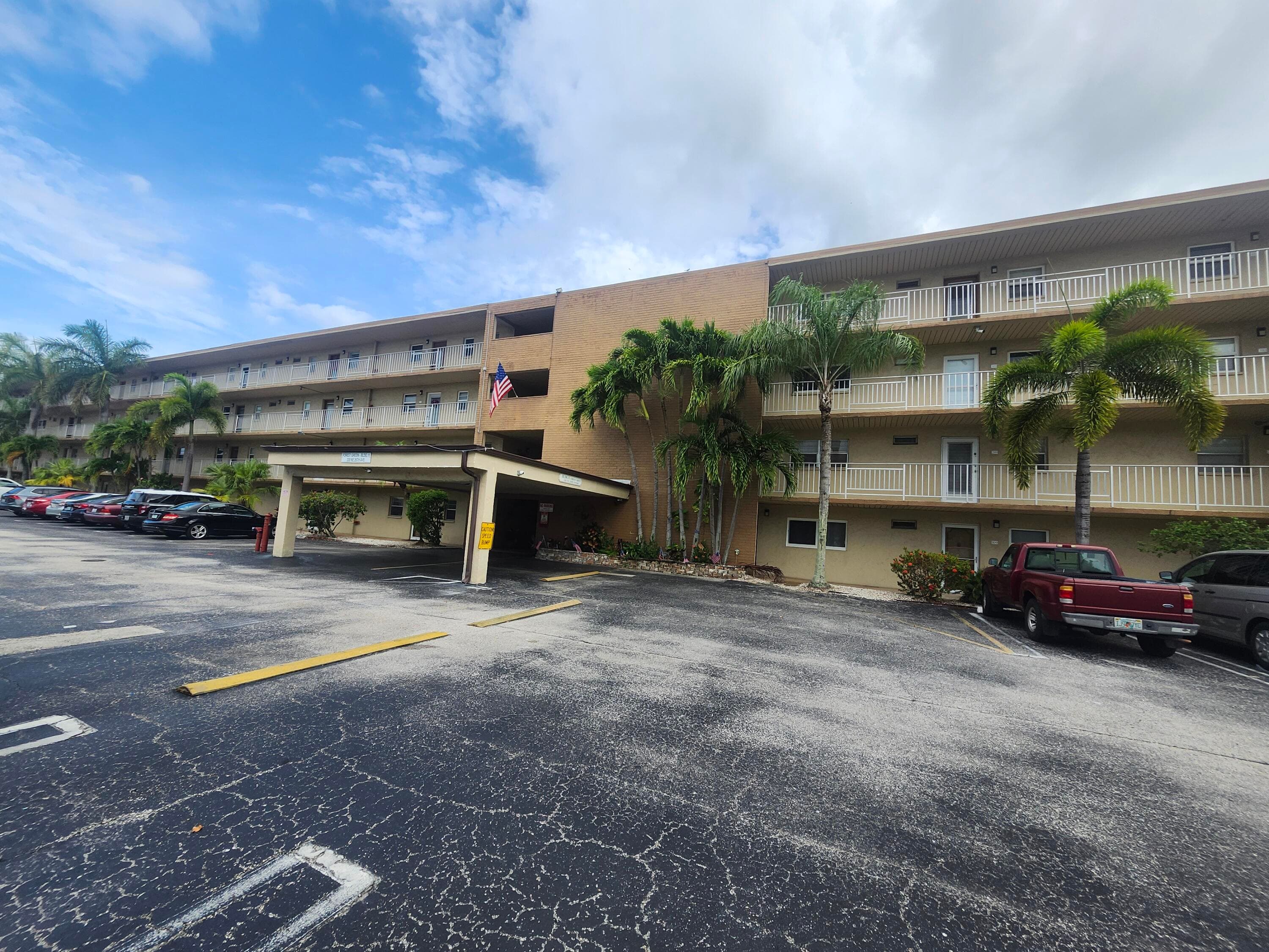 330 NE 26th Avenue 411, Boynton Beach, FL 33435 — photo 1 of 42
