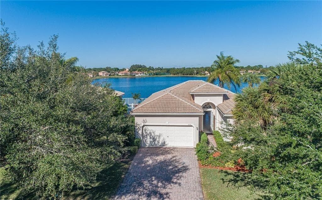 6112 Santa Margarito Drive, Fort Pierce, FL 34951 — photo 2 of 34