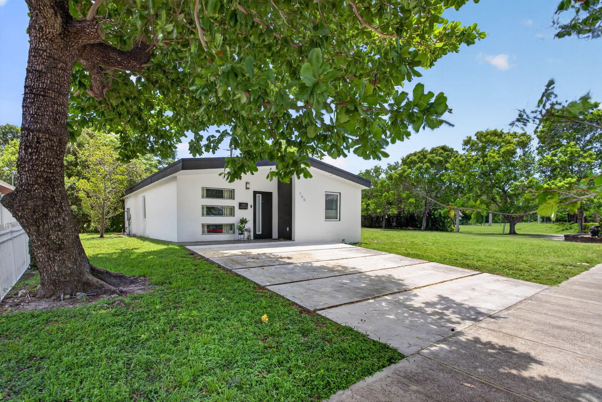 700 NW 17th Terrace, Pompano Beach, FL 33069 — photo 1 of 29