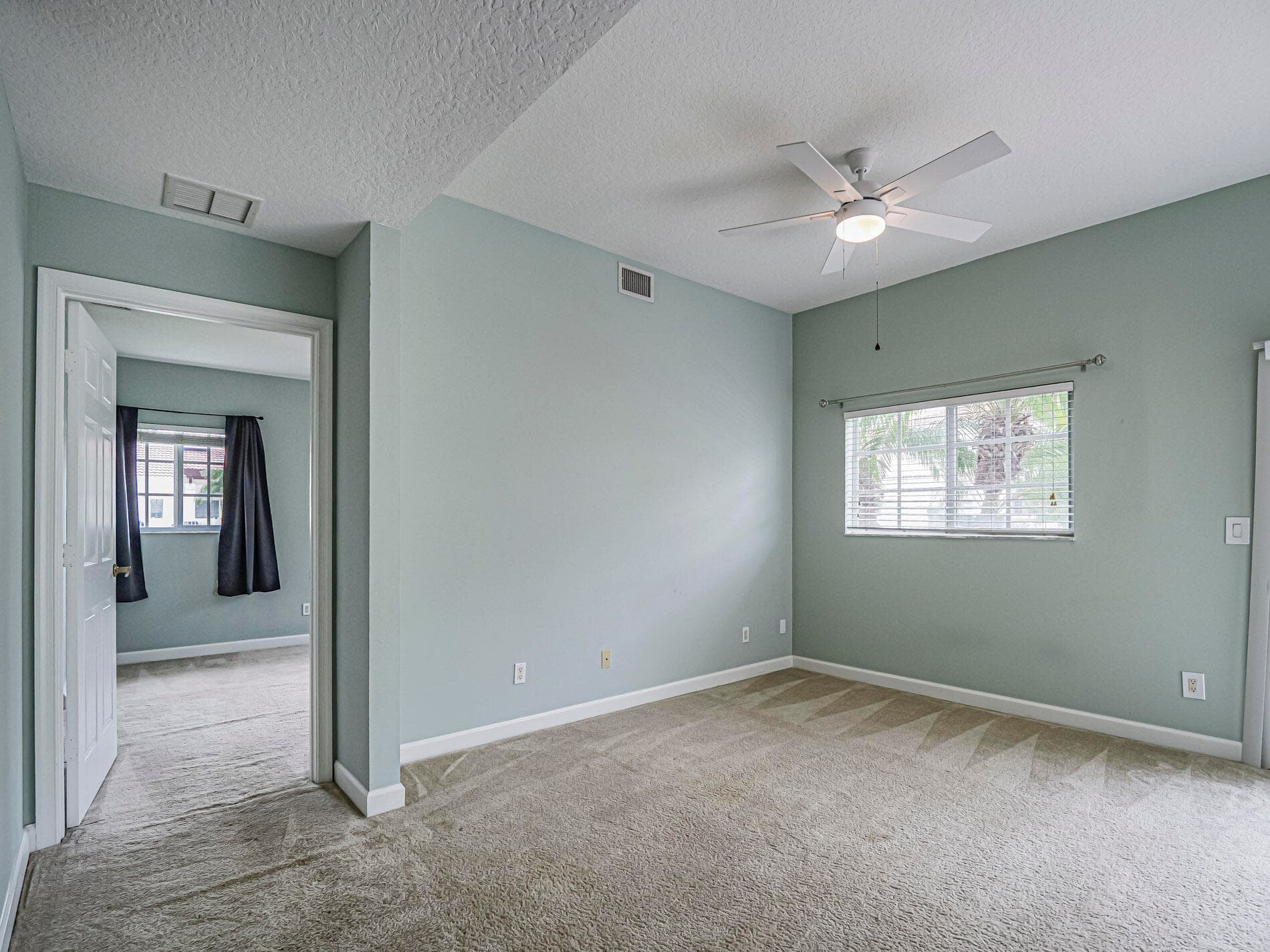 524 7th Square 101, Vero Beach, FL 32962 — photo 11 of 33