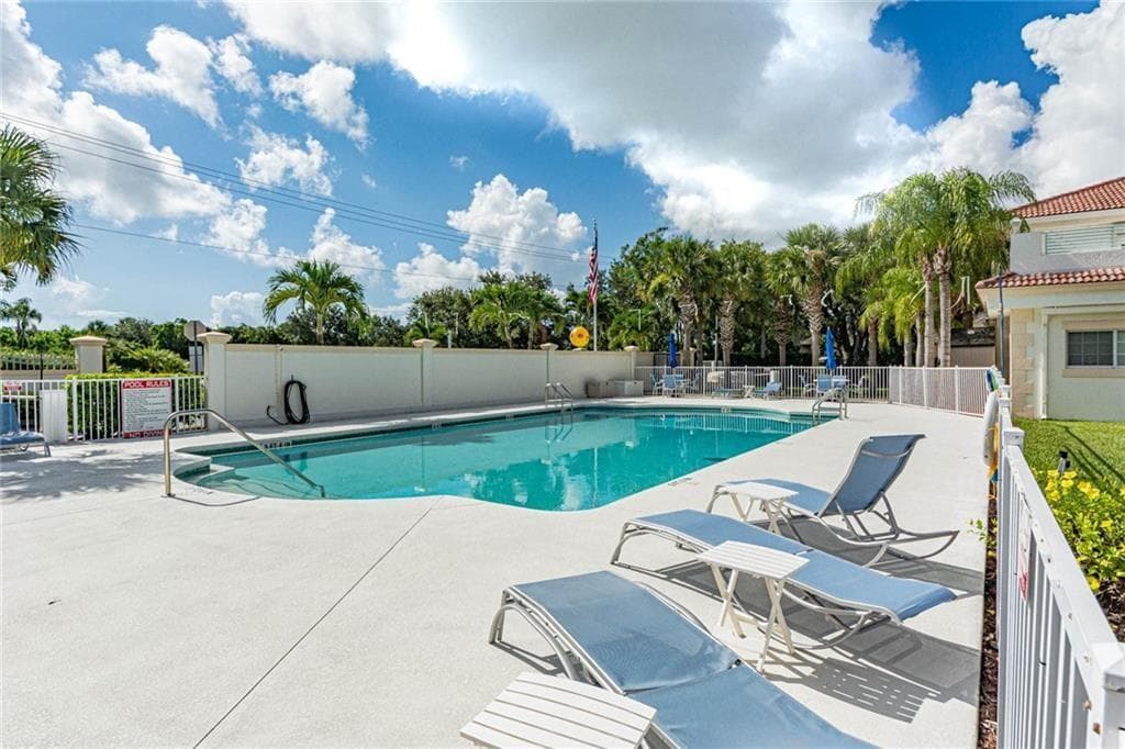 524 7th Square 101, Vero Beach, FL 32962 — photo 33 of 33