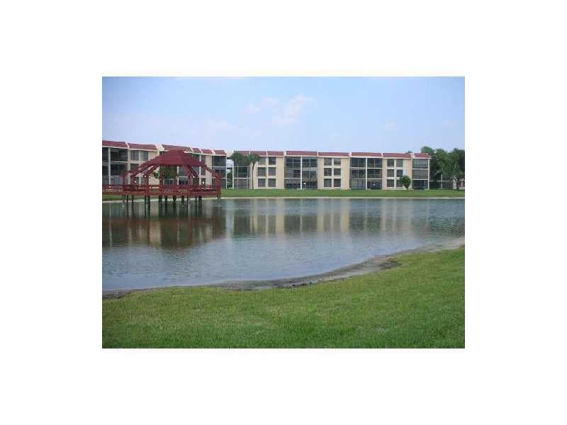 6729 Coral Lake Drive 6729, Margate, FL 33063 — photo 3 of 36