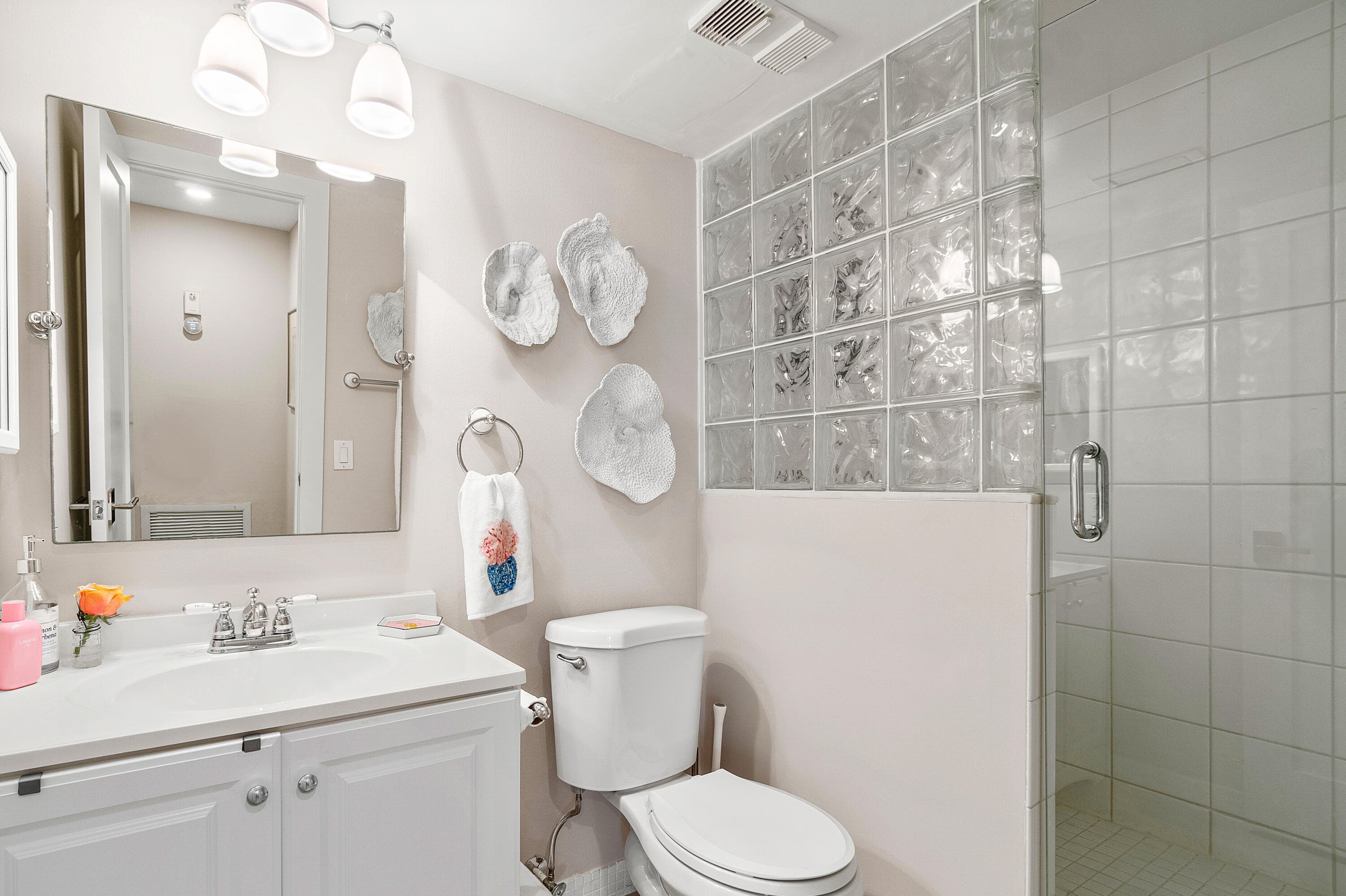 2805 SW 22nd Avenue Unit 104, Delray Beach, FL 33445 — photo 5 of 17