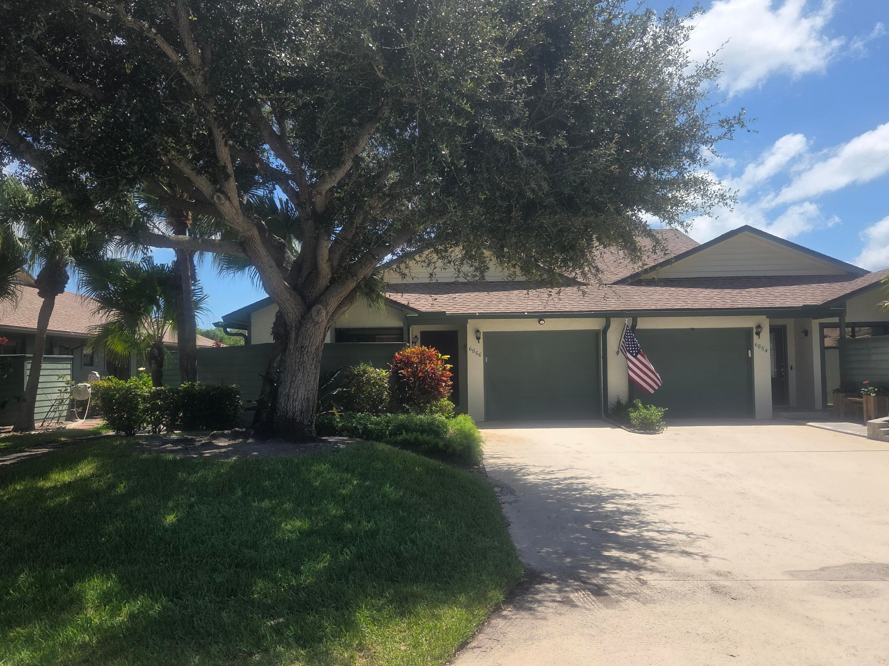 6856 SE Bunker Hill Drive, Hobe Sound, FL 33455 — photo 1 of 24